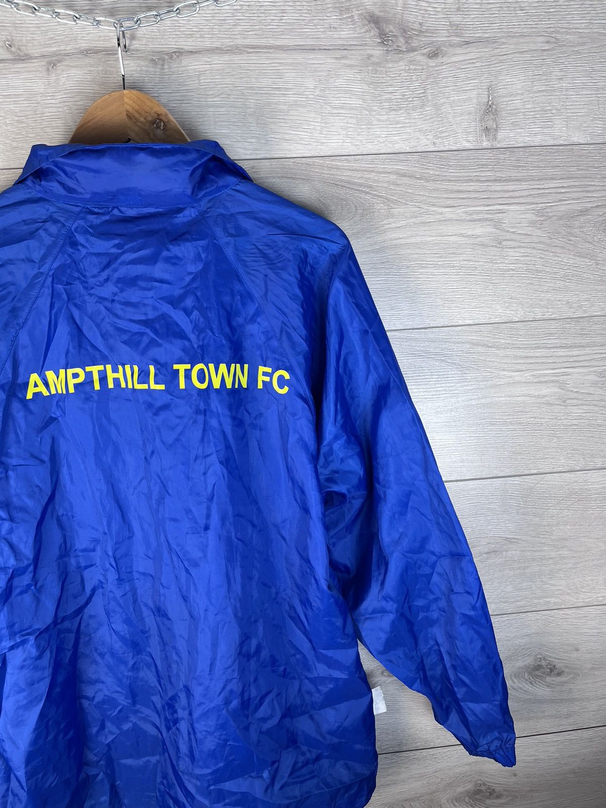Errea Men’s soccer jacket Errea Ampthil Towm FC size Xl Size US XL / EU 56 / 4 - 15 Thumbnail