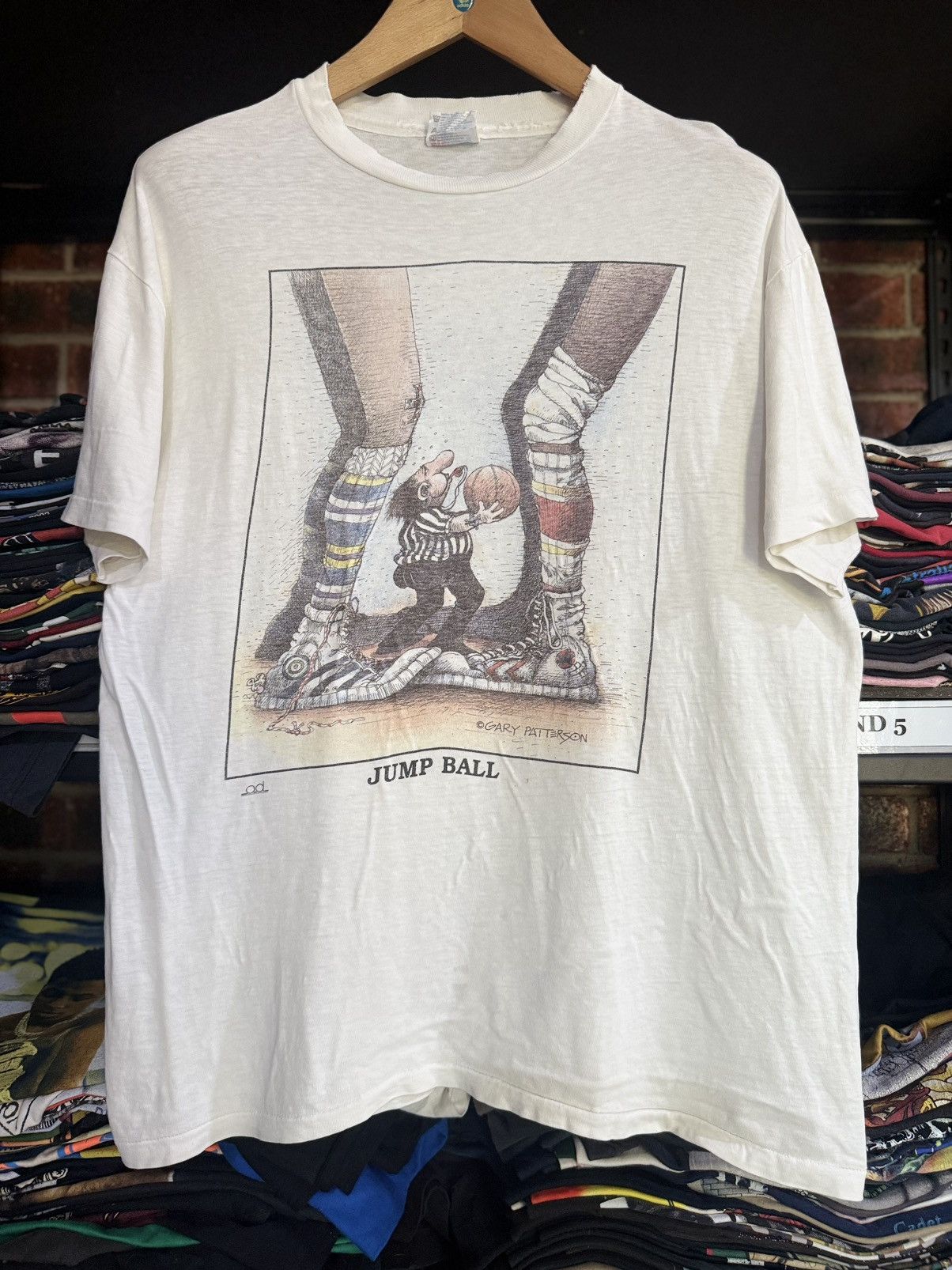 Other Thrashed Vintage 90s Jump Ball Gary Patterson Faded Tee Size US L / EU 52-54 / 3 - 1 Thumbnail