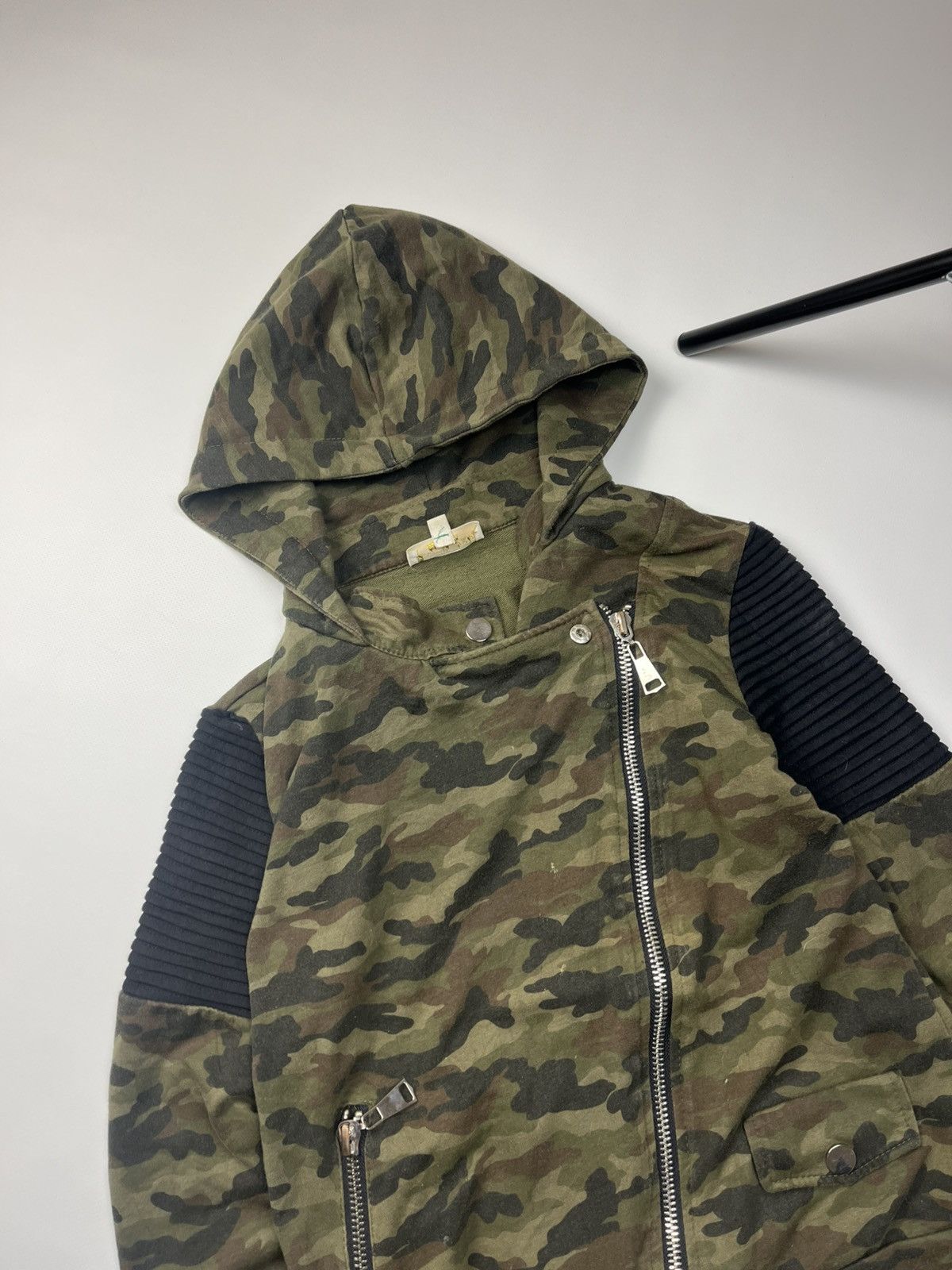If Six Was Nine Vintage Asymmetrical LGB If Six Was Nine Camo Hoodie Size US S / EU 44-46 / 1 - 6 Thumbnail
