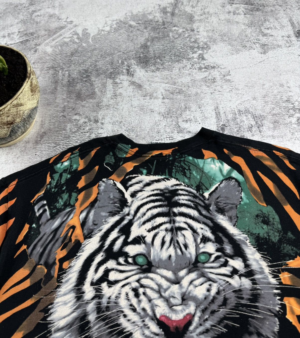 Liquid Blue Vintage Liquid Blue 1995 Tiger Over Print John Connel 90s Humor USA T Shirt Tee Size US XL / EU 56 / 4 - 19 Thumbnail