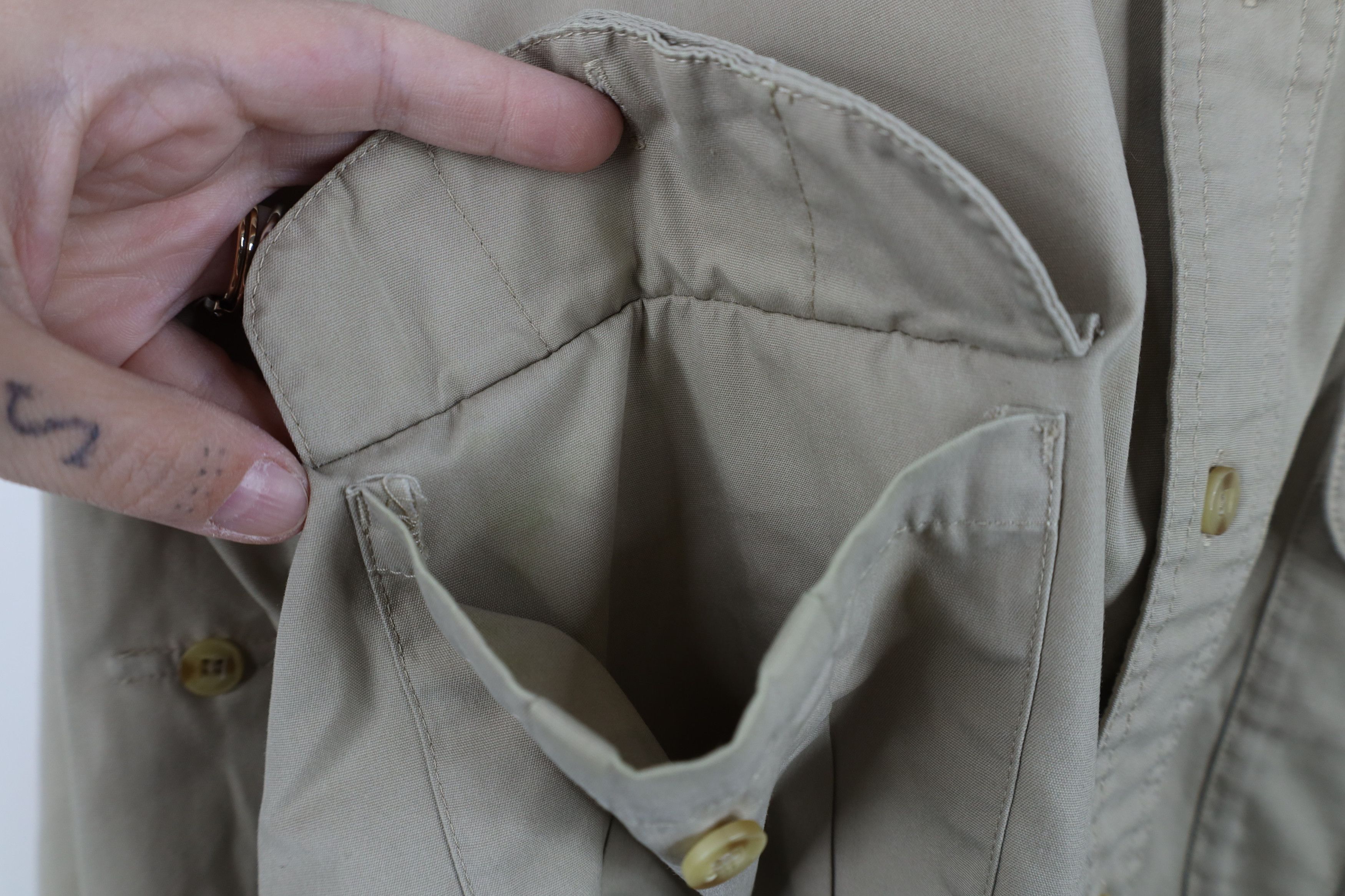 Cabelas Vintage 90s Cabelas Spell Out Safari Bush Button Shirt Beige Size US L / EU 52-54 / 3 - 5 Thumbnail