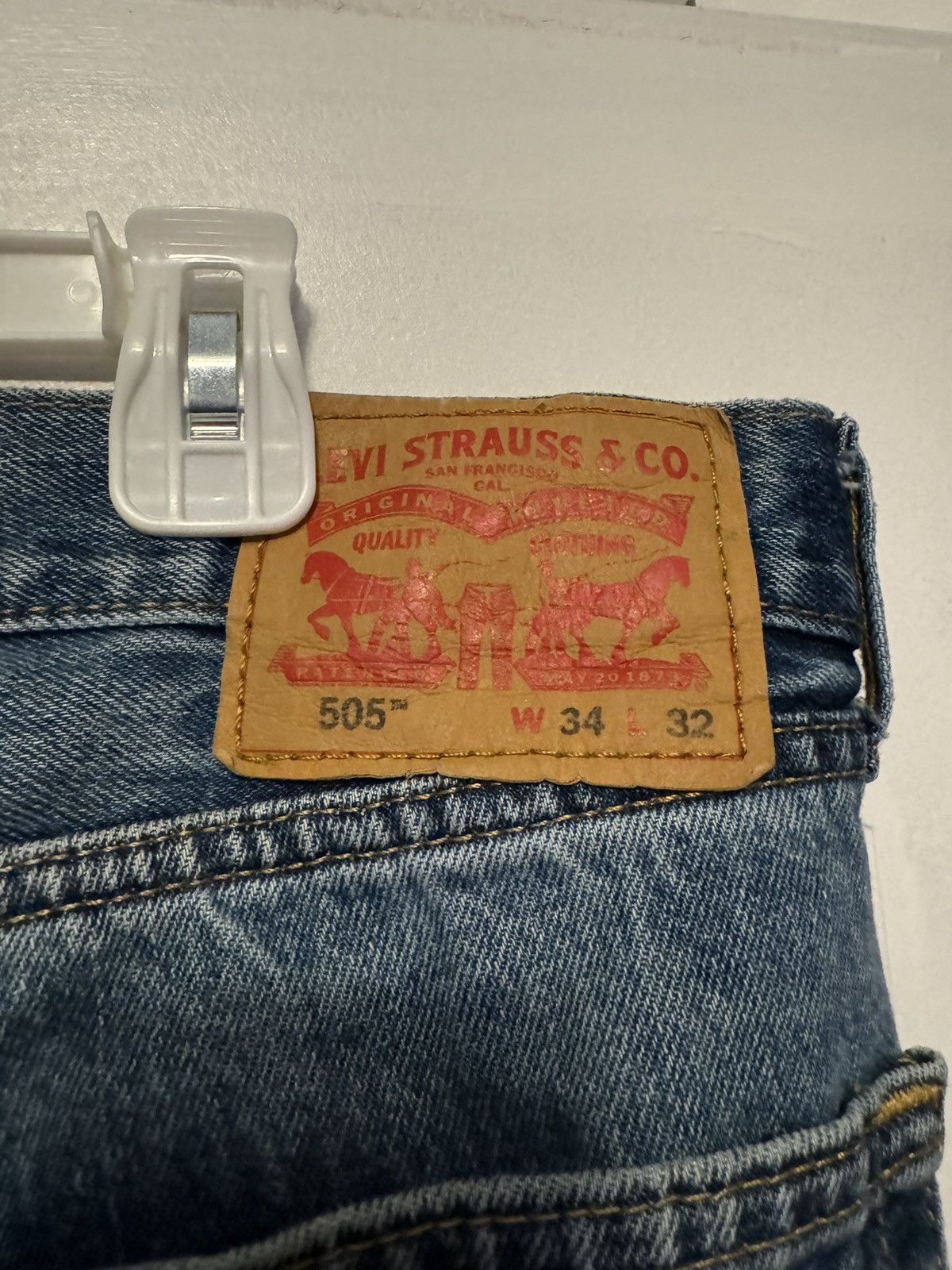 Levi's Levi’s 505 Medium Wash Blue Jeans Size US 34 / EU 50 - 3 Thumbnail