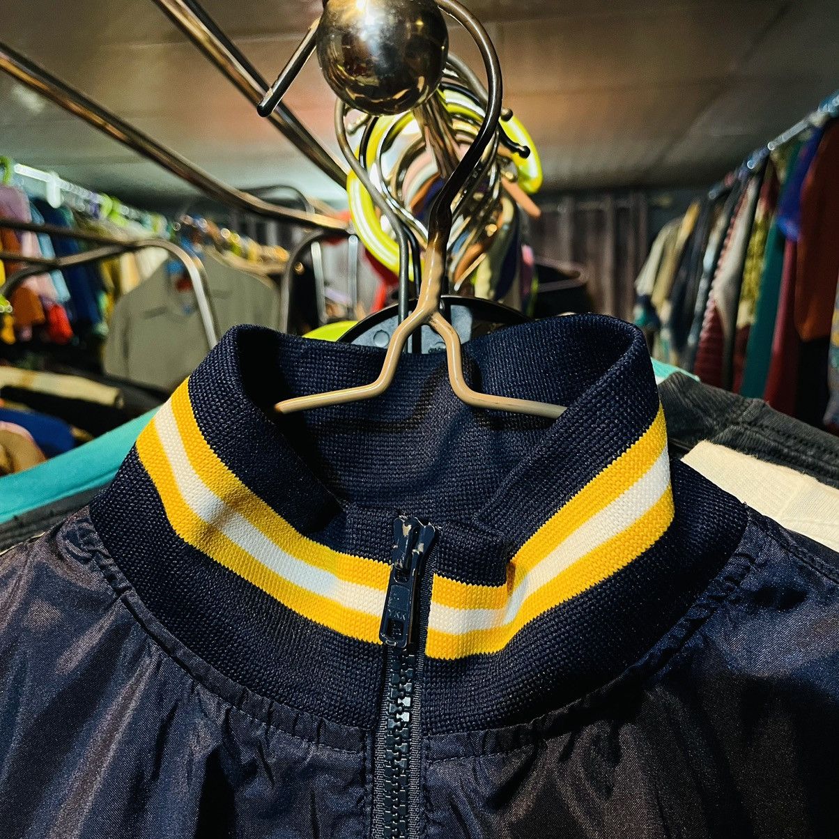 Champion × Vintage 80’ Champion Light Weight Nylon Track-Jacket Size US L / EU 52-54 / 3 - 2 Thumbnail
