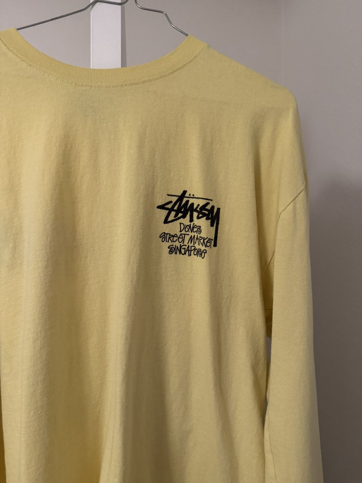 Stussy Stussy Dover Street Market Singapore Yellow T Shirt Size US L / EU 52-54 / 3 - 3 Thumbnail