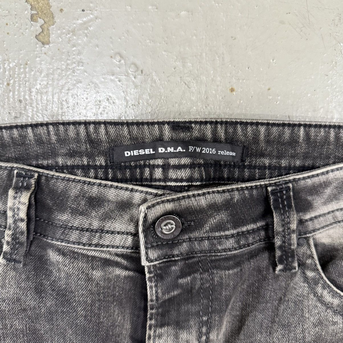 Diesel Diesel DNA FW2016 Thavar Jeans Distressed Denim Riot Punk Size US 34 / EU 50 - 6 Thumbnail