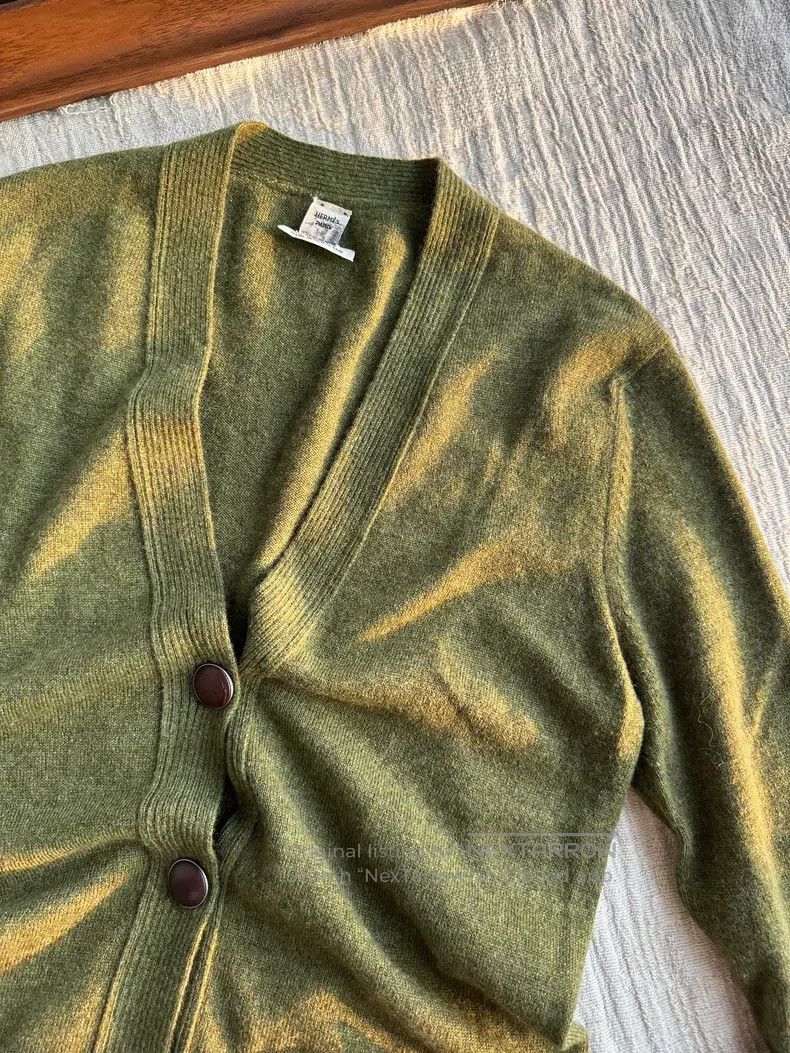 Hermes Hermes Solid v-neck cashmere single-breasted long cardigan Size XS / US 0-2 / IT 36-38 - 5 Thumbnail