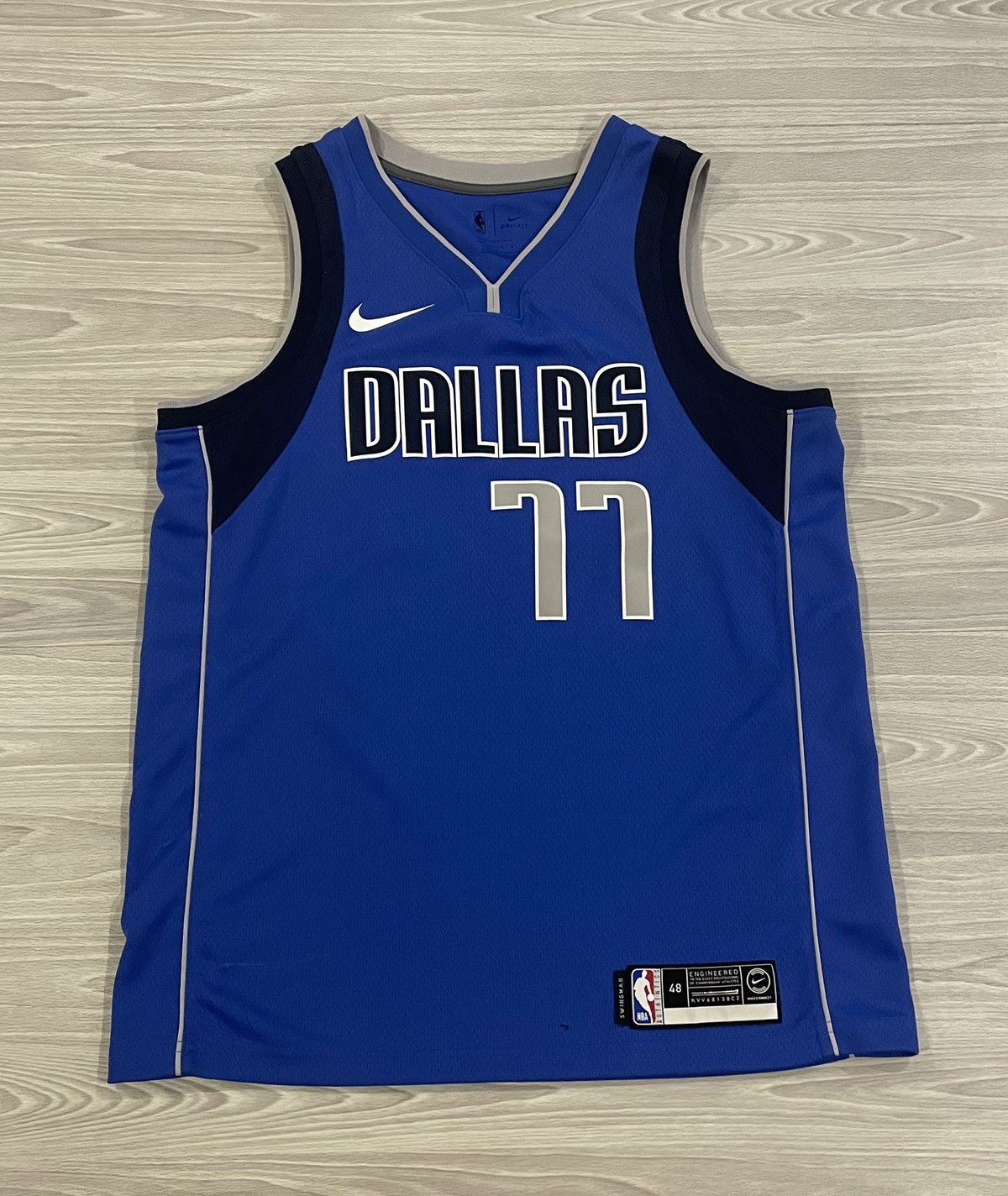Jordan Brand Nike Dallas Mavericks Luka Dončić #77 Jersey Men’s Large Size US L / EU 52-54 / 3 - 1 Thumbnail
