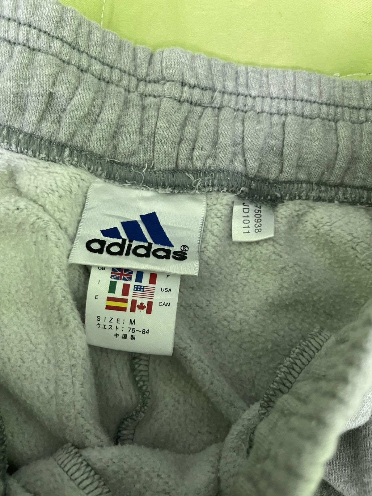 Adidas 1 set Vintage 90's Adidas Sweatshirt + Sweatpant Size US M / EU 48-50 / 2 - 18 Thumbnail