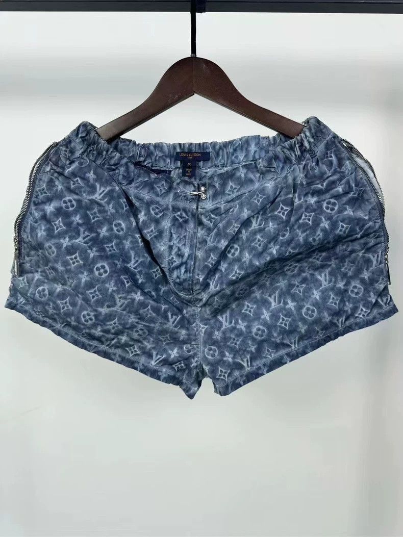 Louis Vuitton Louis Vuitton Full Print Shorts-2506 Size US 40 / EU 56 - 2 Thumbnail