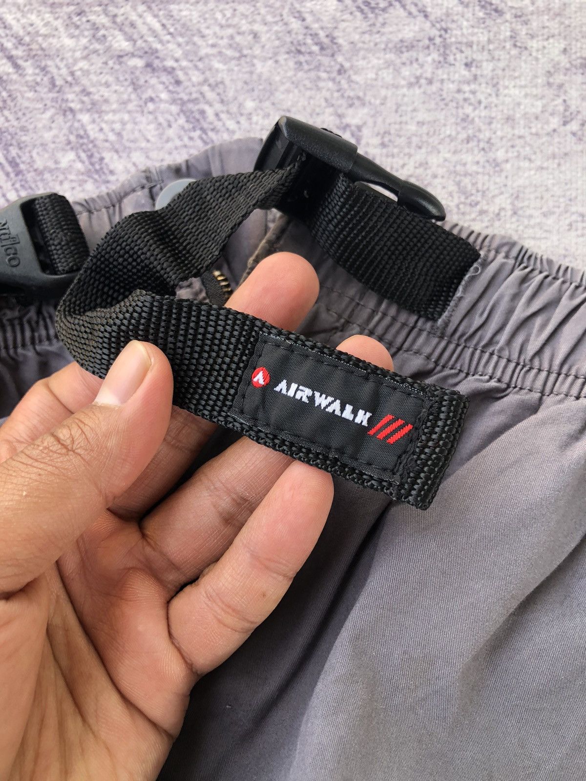 Airwalk Faded Cargo Airwalk Beggie Style With 6 Pocket Pants Size US 33 - 16 Thumbnail