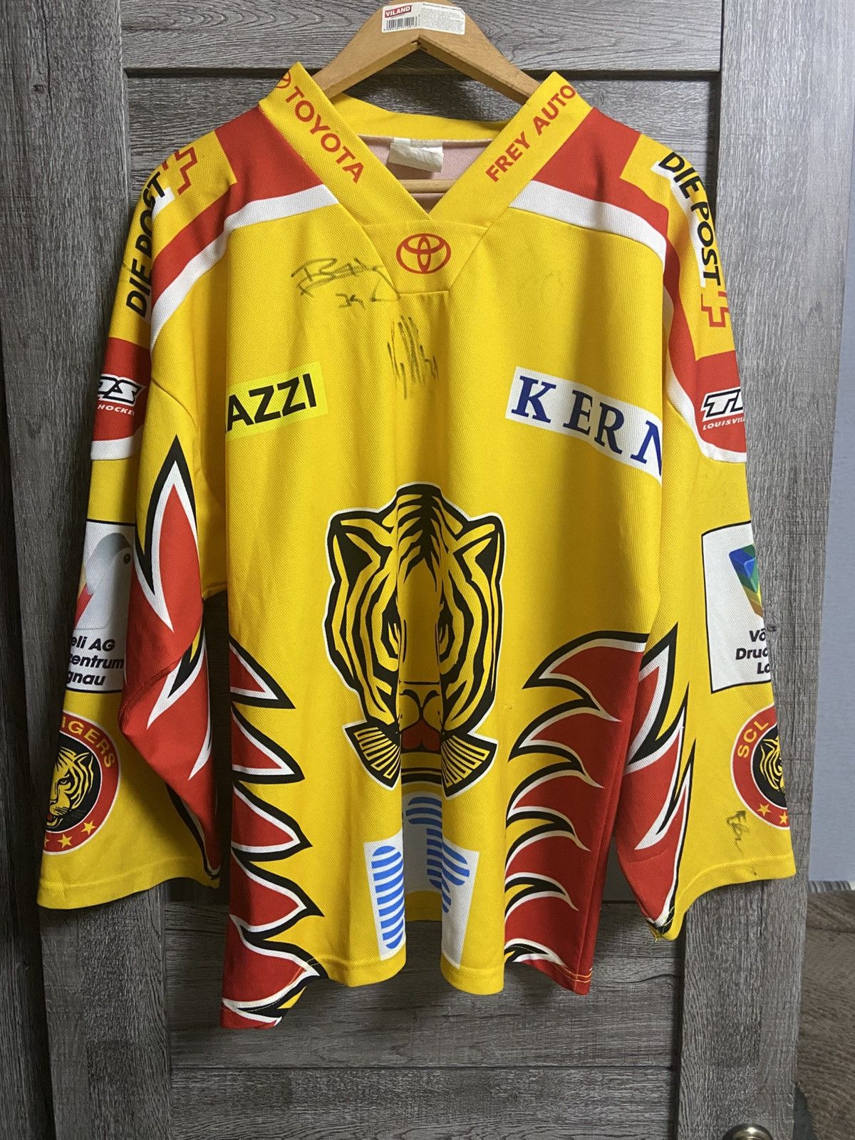 NHL SCL Tiger Langnau Switzerland NFL hockey Bauer Size US M / EU 48-50 / 2 - 10 Thumbnail