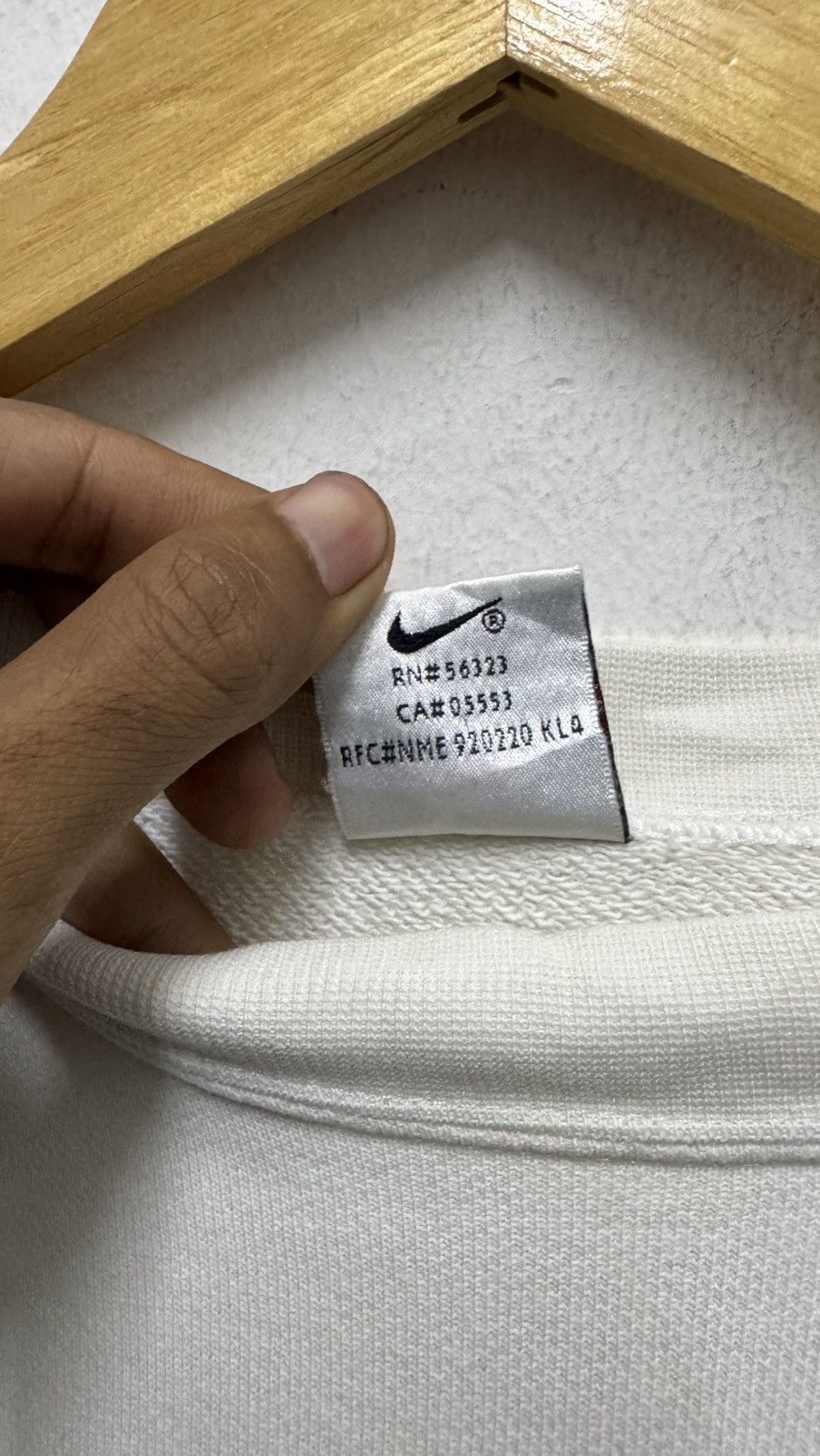 Nike Nike sweatshirt big logo 90s vintage Size US XL / EU 56 / 4 - 9 Thumbnail