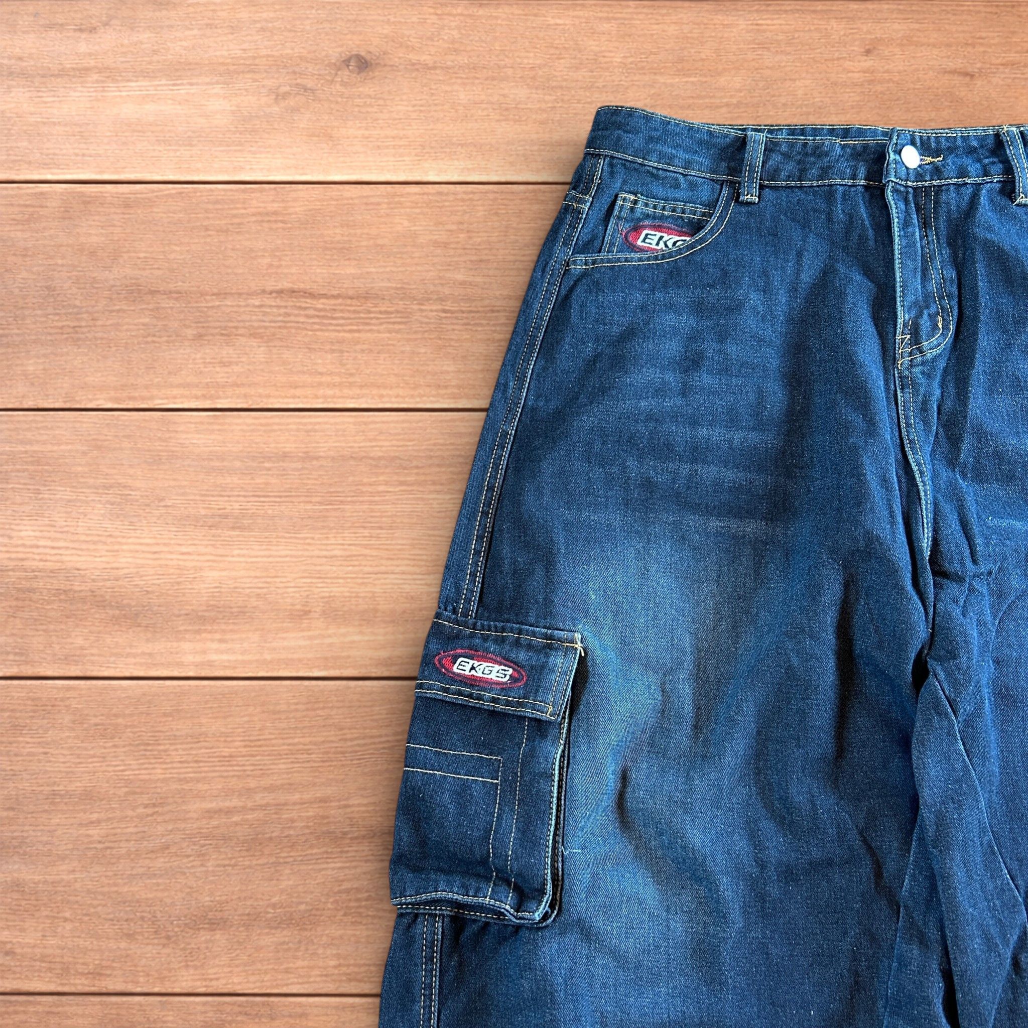 Japanese Brand Vintage style baggy wide leg skater cargo jeans in mid blue. Size US 34 / EU 50 - 7 Thumbnail