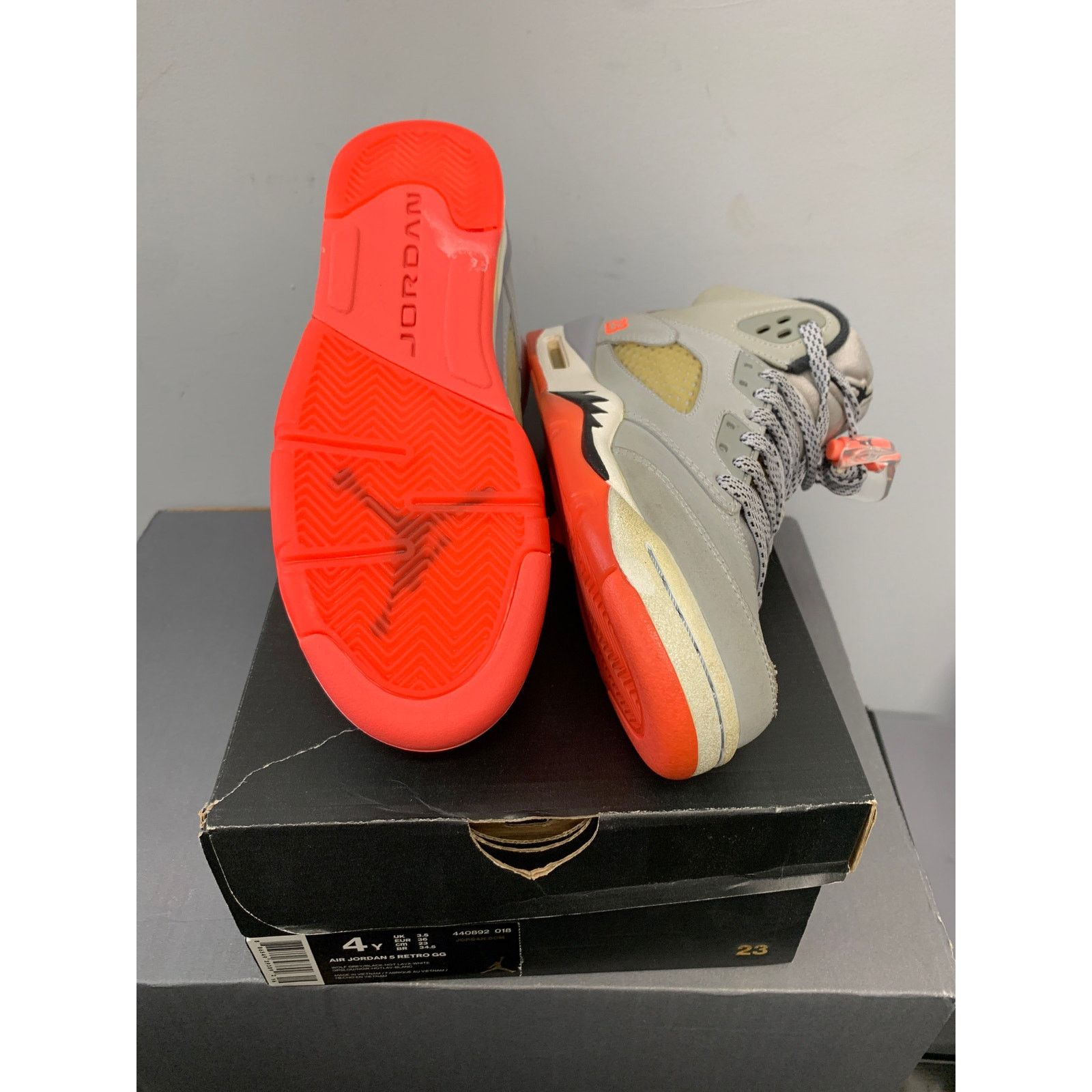 Nike Nike Air Jordan 5 Retro Hot Lava GS Size 4Y SHIPS NOW Size US 5 / EU 37 - 6 Thumbnail