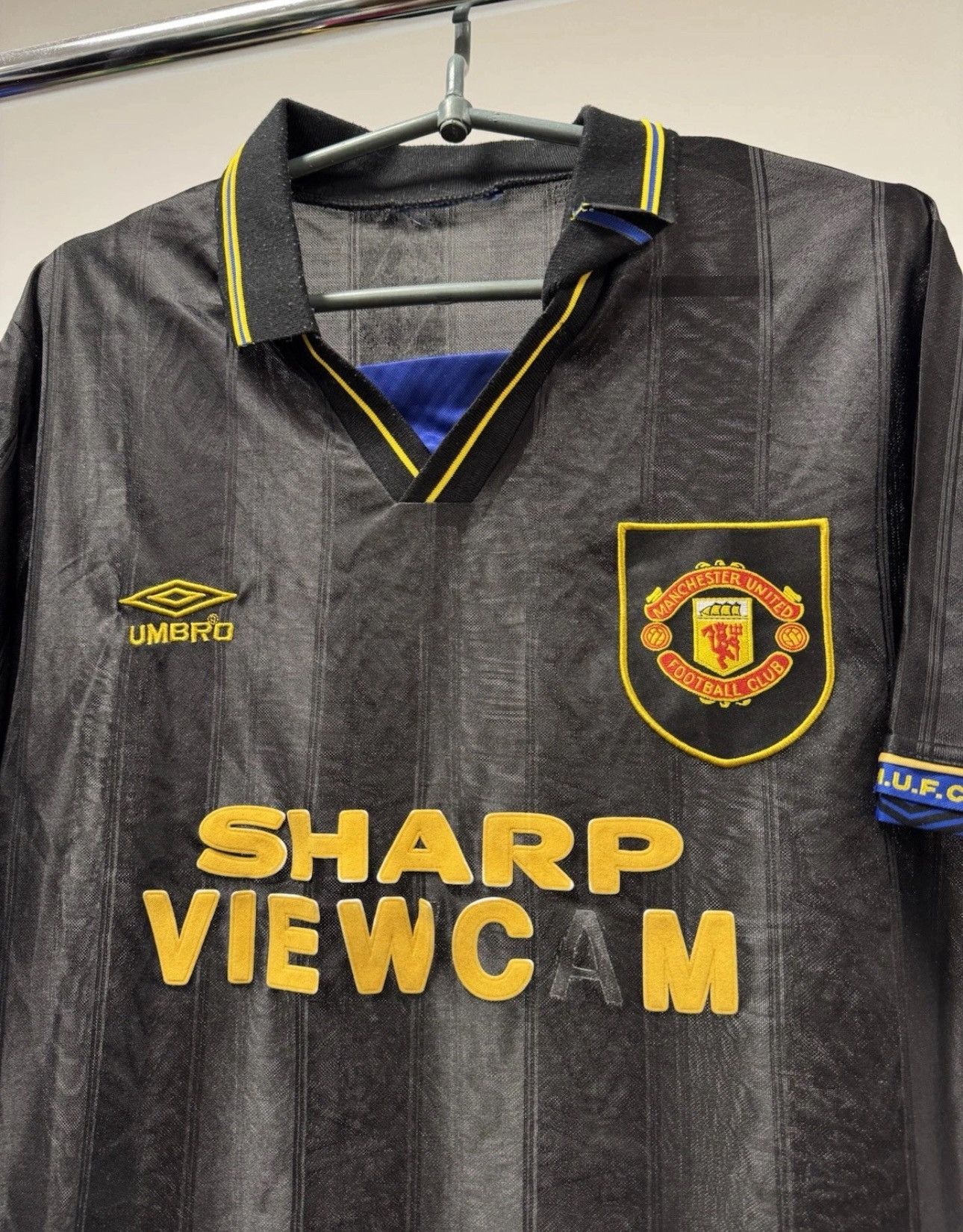 Umbro UMBRO MANCHESTER UNITED 1993/94 AWAY FOOTBALL SHIRT SOCCER Size US L / EU 52-54 / 3 - 5 Thumbnail