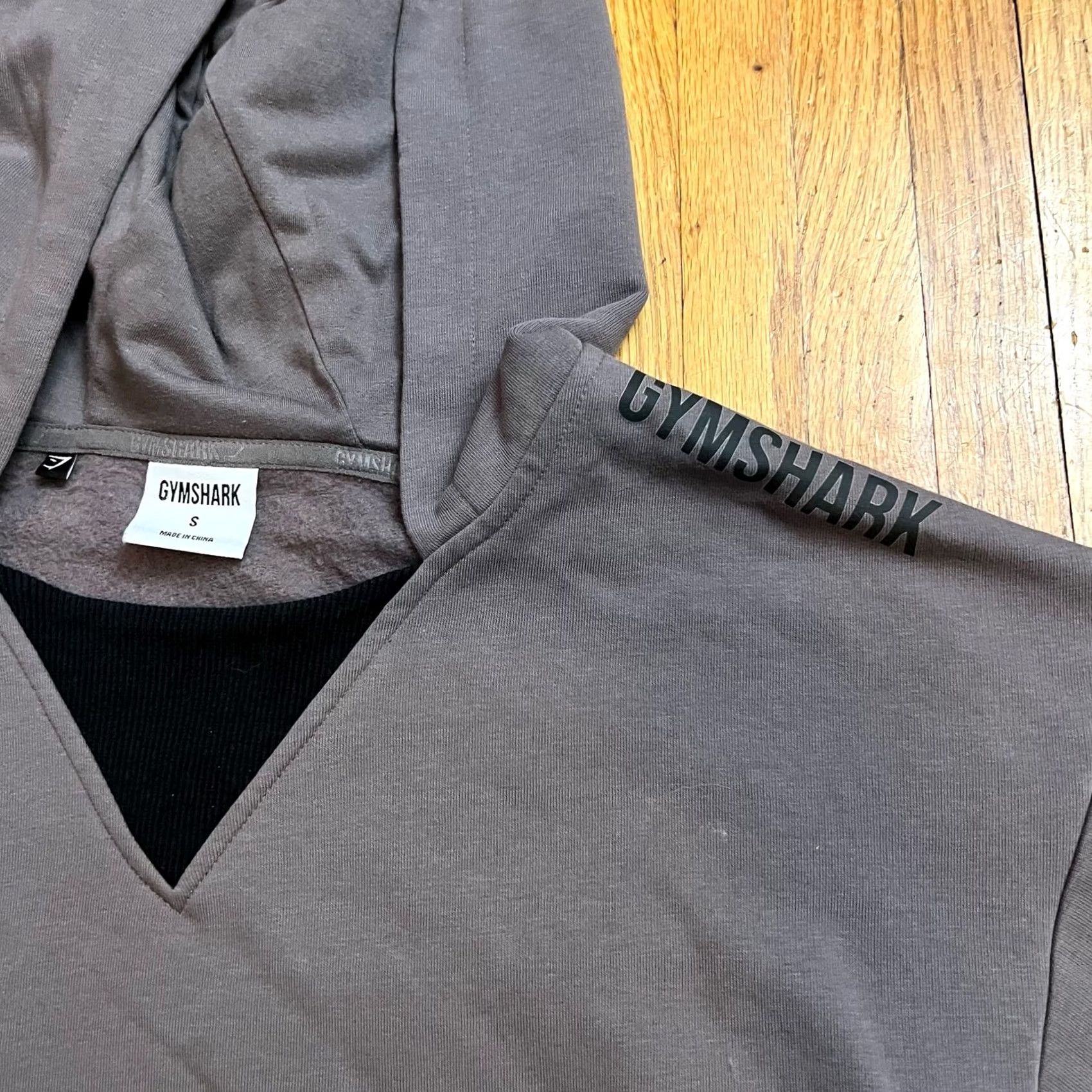 Gymshark Gymshark Hoodie Womens Small Cropped Sweatshirt Gray Purple S Womens Pullover Hoodie Cropped Sweatshirt Gray Purple Size S / US 4 / IT 40 - 2 Thumbnail