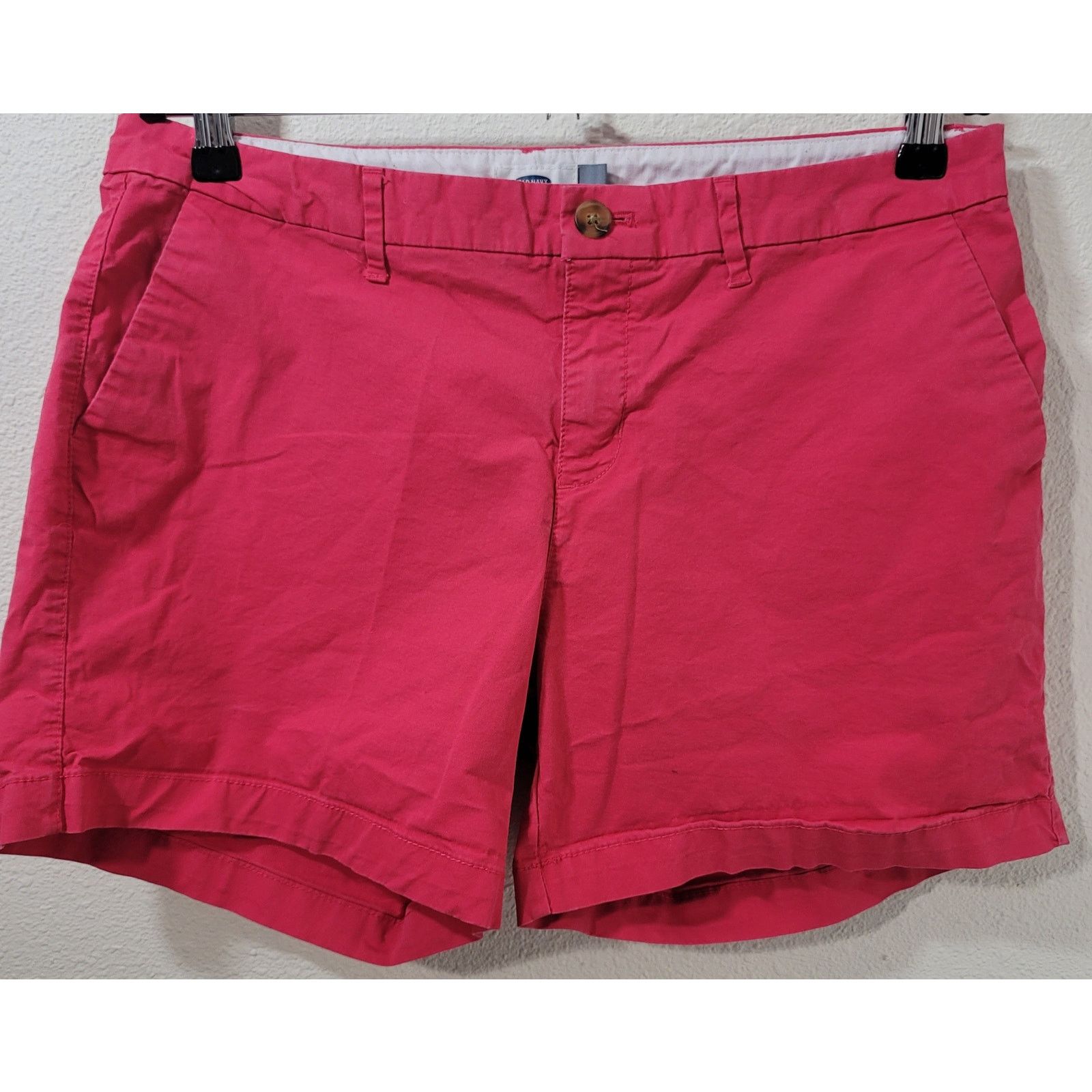Old Navy Old Navy Pink Flat Front Chino Shorts 10 Lightweight Size 32" / US 10 / IT 46 - 1 Thumbnail