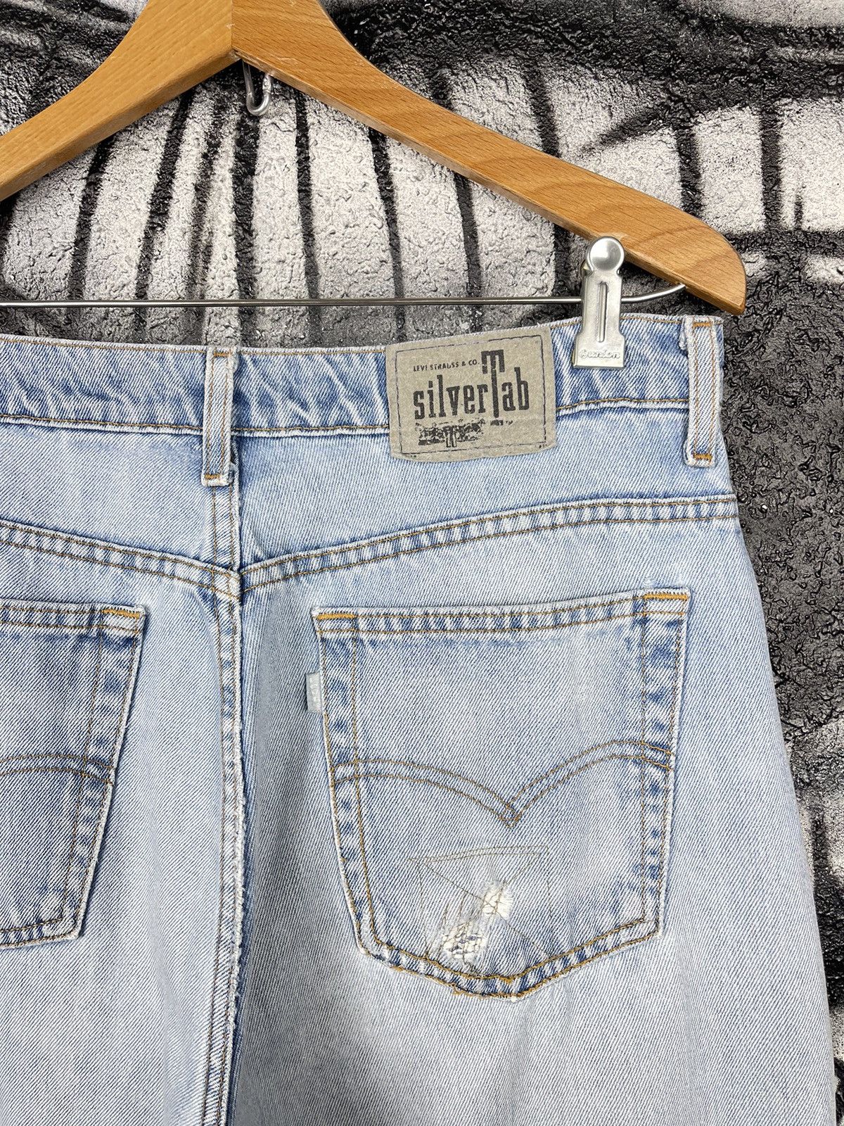 Levi's Levi’s Silver Tab Guy’s Fit Distressed Jeans Women’s Size M Size 34" / US 12 / IT 48 - 4 Thumbnail