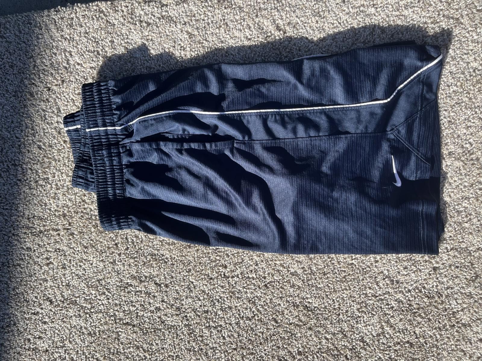 Nike 90s Nike Men's Athletic Shorts - Lightweight and Comfortable Size US 34 / EU 50 - 5 Thumbnail