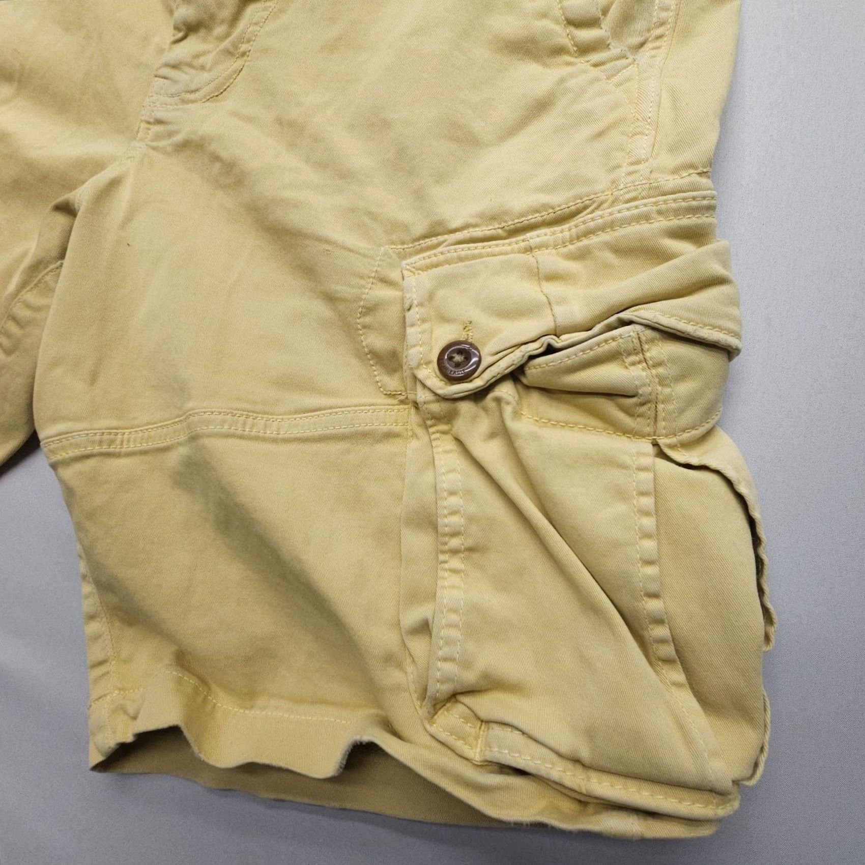 American Eagle Outfitters American Eagle Outfitters Cargo Shorts Mens 31 Yellow Pockets Twill Cargo Short MENS Regular 31 Yellow Size US 31 - 4 Thumbnail