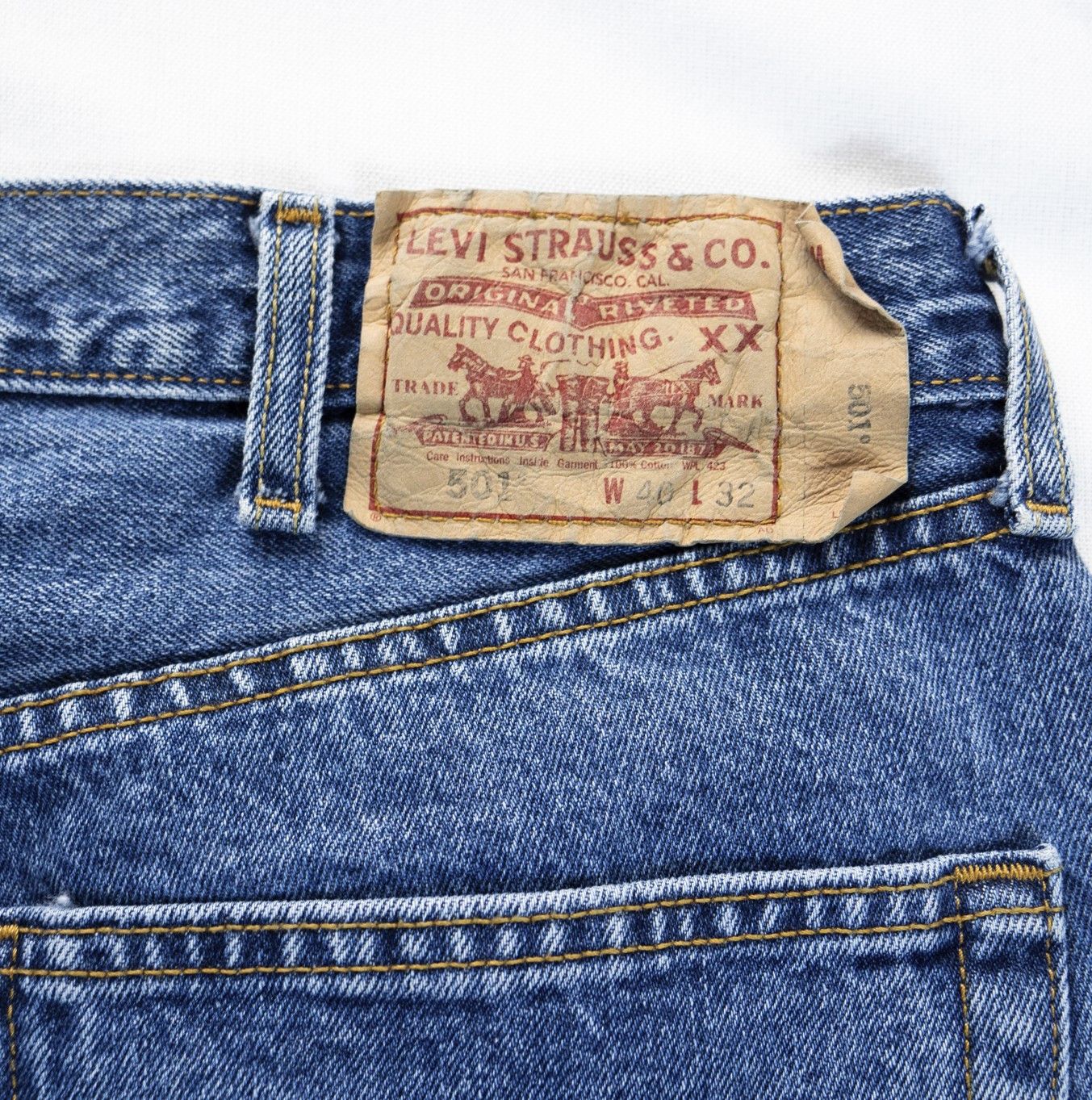 Levi's Levi’s 501 – W40 L32 – Button Fly – June 2005 – 100% Cotton Size US 40 / EU 56 - 3 Thumbnail
