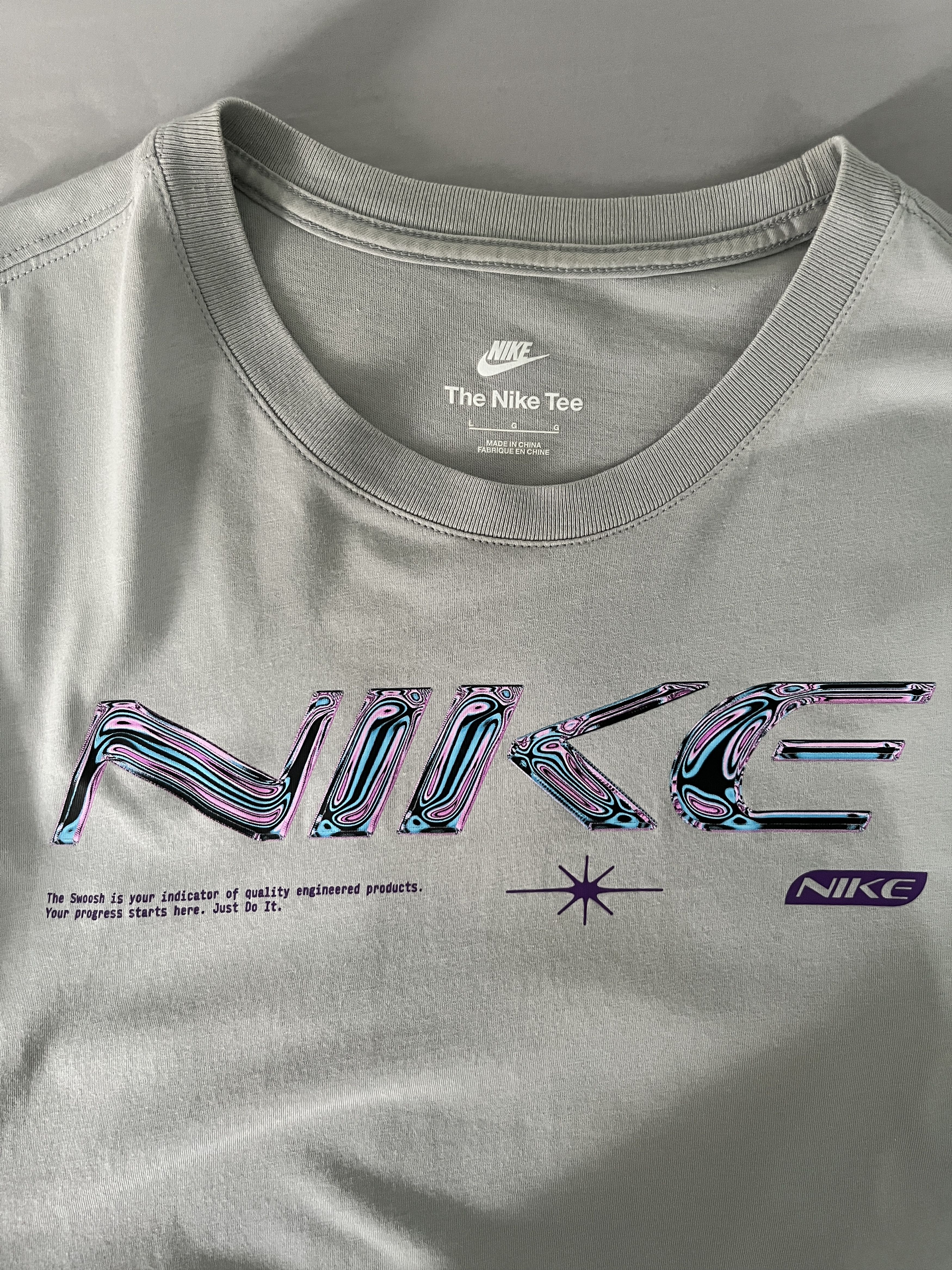 Nike Nike "Liquid Swirl" Graphic Tee Size US L / EU 52-54 / 3 - 3 Thumbnail