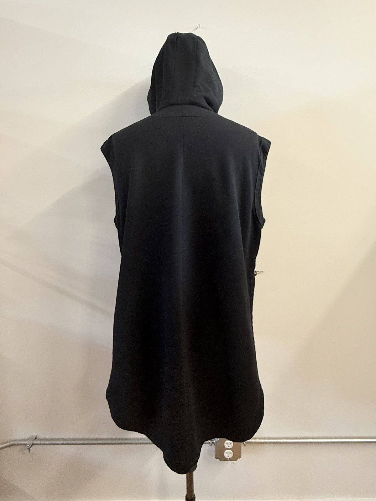 Givenchy GIVENCHY PARIS — Sleeveless Side-Zip Hoodie Vest Black | XL Size US XL / EU 56 / 4 - 9 Thumbnail