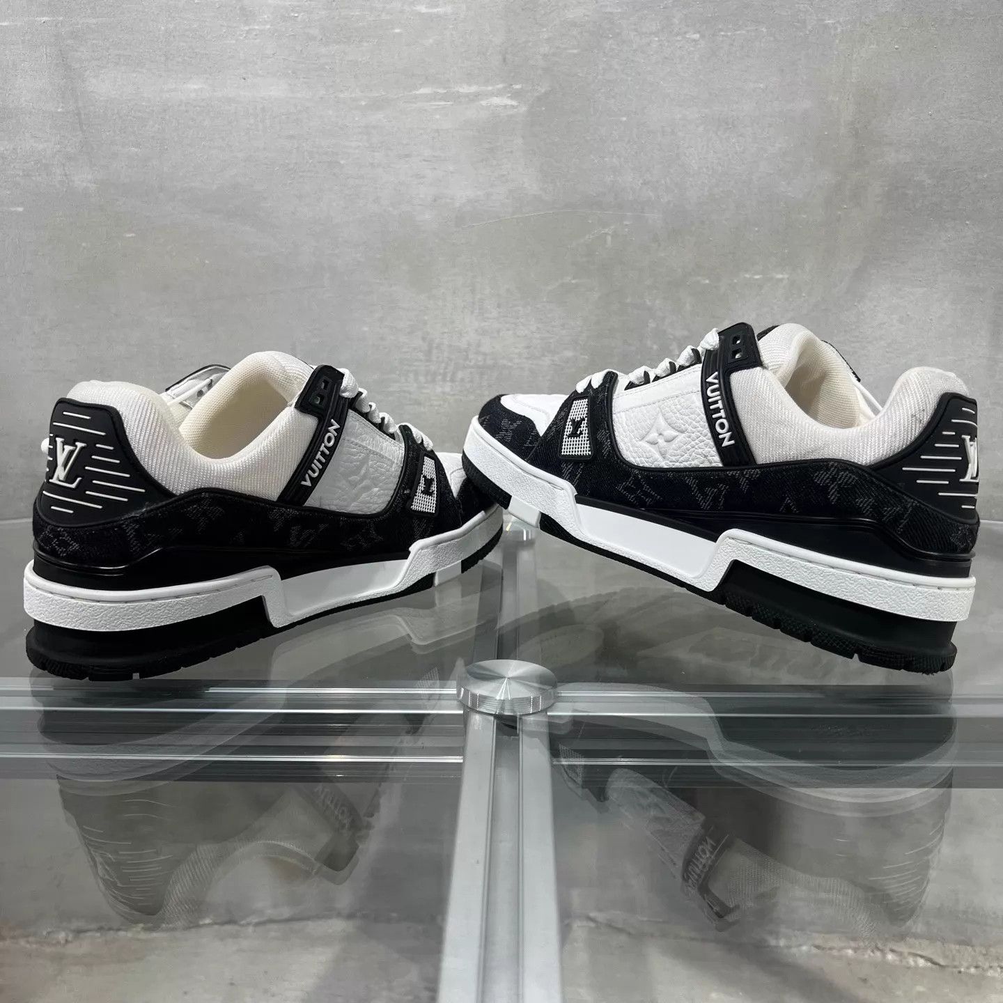 Louis Vuitton LV Trainer Black White Denim UK3/37.5 Size US 7 / IT 37 - 5 Thumbnail