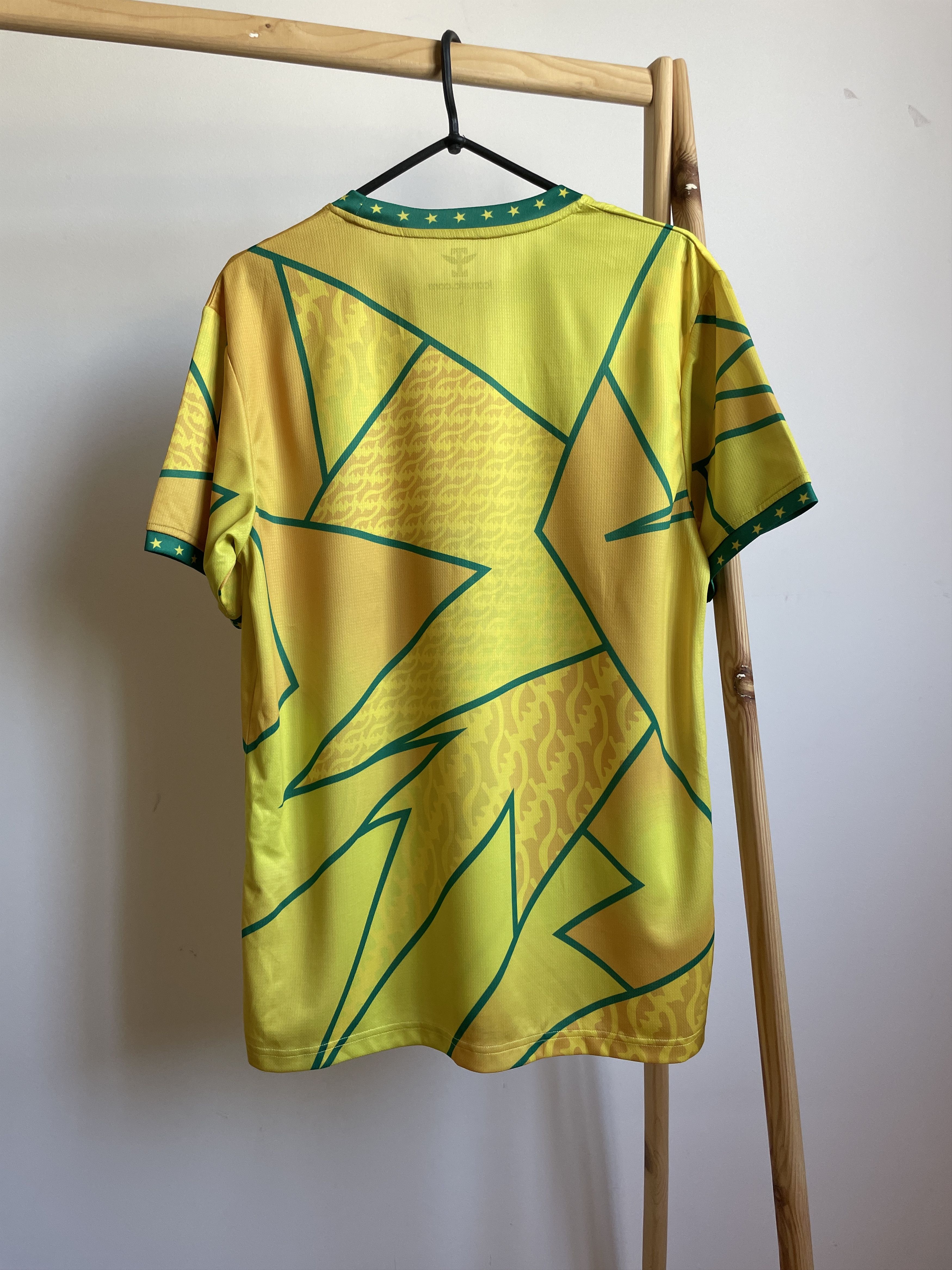 Other BNWT Bibiani Goldstars S.C. Ghana 2022-23 Home Jersey Size L Size US L / EU 52-54 / 3 - 2 Thumbnail