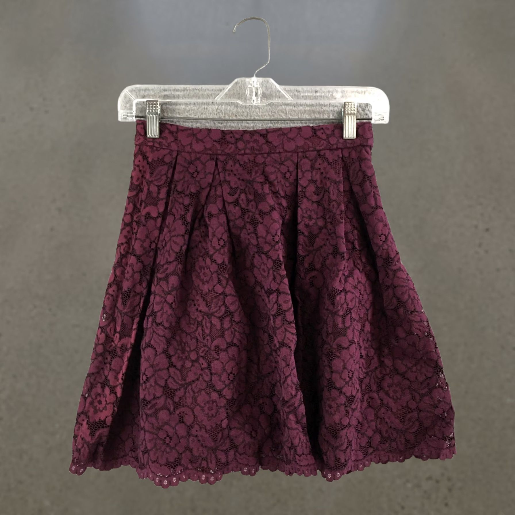 H&M H&M Mini Skirt Womens 4 Lace Pleated A Line Burgundy Red Floral Zip Short Skirt Womens XS? Size S / US 4 / IT 40 - 1 Thumbnail