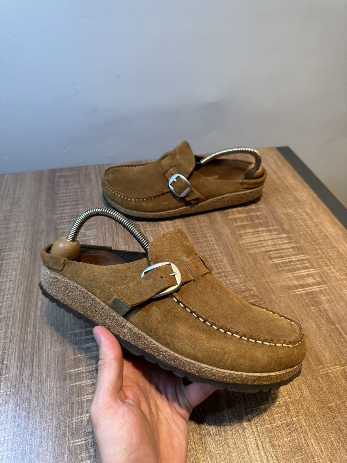 Birkenstock Birkenstock Buckley Suede Leather Clogs in Tea Size 40 L9 M7 Size US 9 / IT 39 - 1 Thumbnail