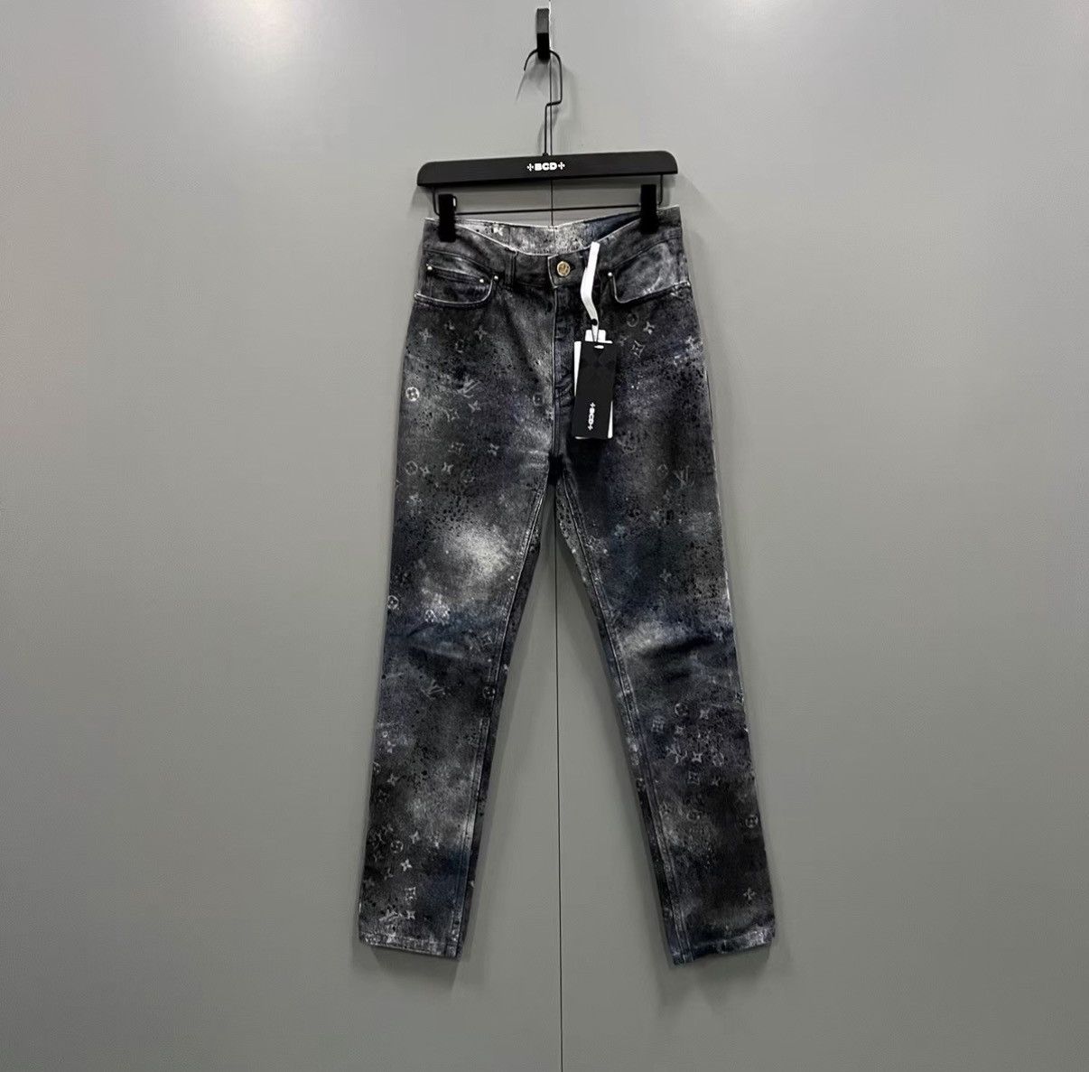 Louis Vuitton Louis Vuitton LV Starry Tie-dye Monogram Pants J41 Size 28" / US 6 / IT 42 - 1 Thumbnail