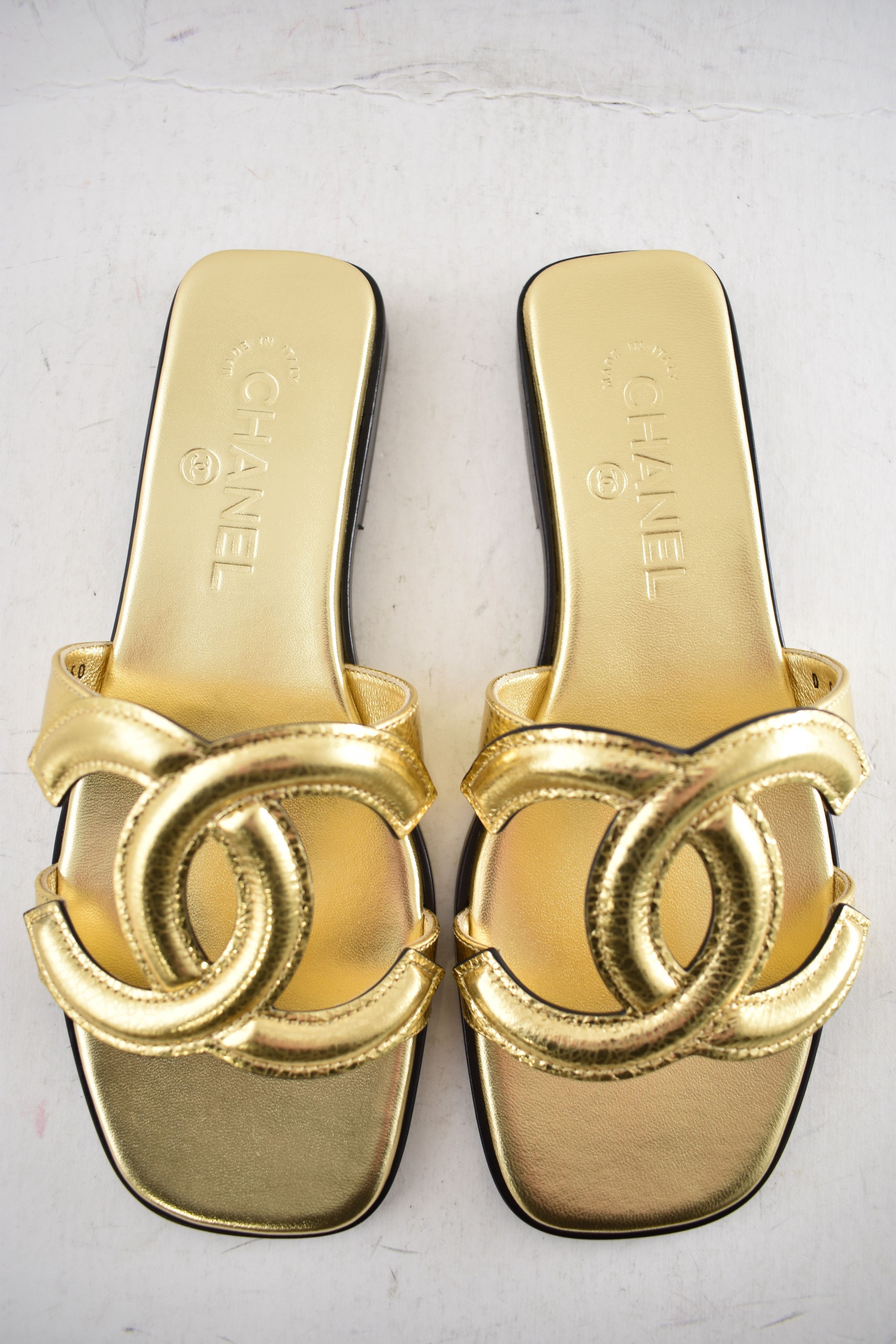 Chanel 26S Golden Leather XL CC Logo Mule Slide Flat Sandal 40 Size US 10 / IT 40 - 9 Thumbnail