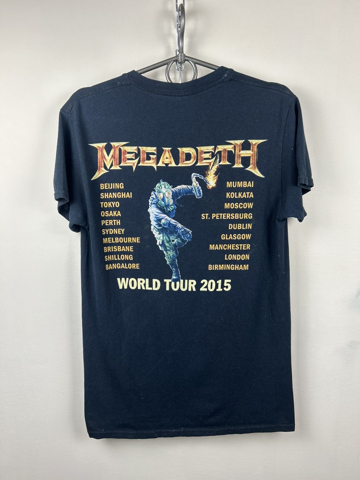 Band Tees Megadeth World Tour 2015 Band T shirt Size US S / EU 44-46 / 1 - 17 Thumbnail