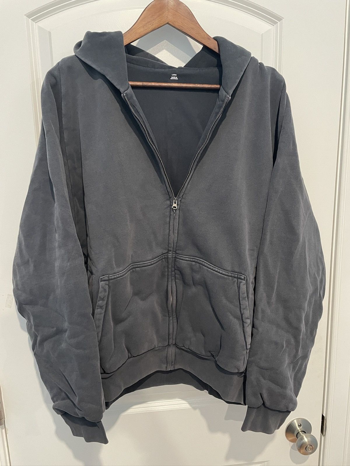 Balenciaga × Gap × Yeezy Yeezy Gap Zip Up Hoodie Poetic Black Large Size US L / EU 52-54 / 3 - 2 Thumbnail
