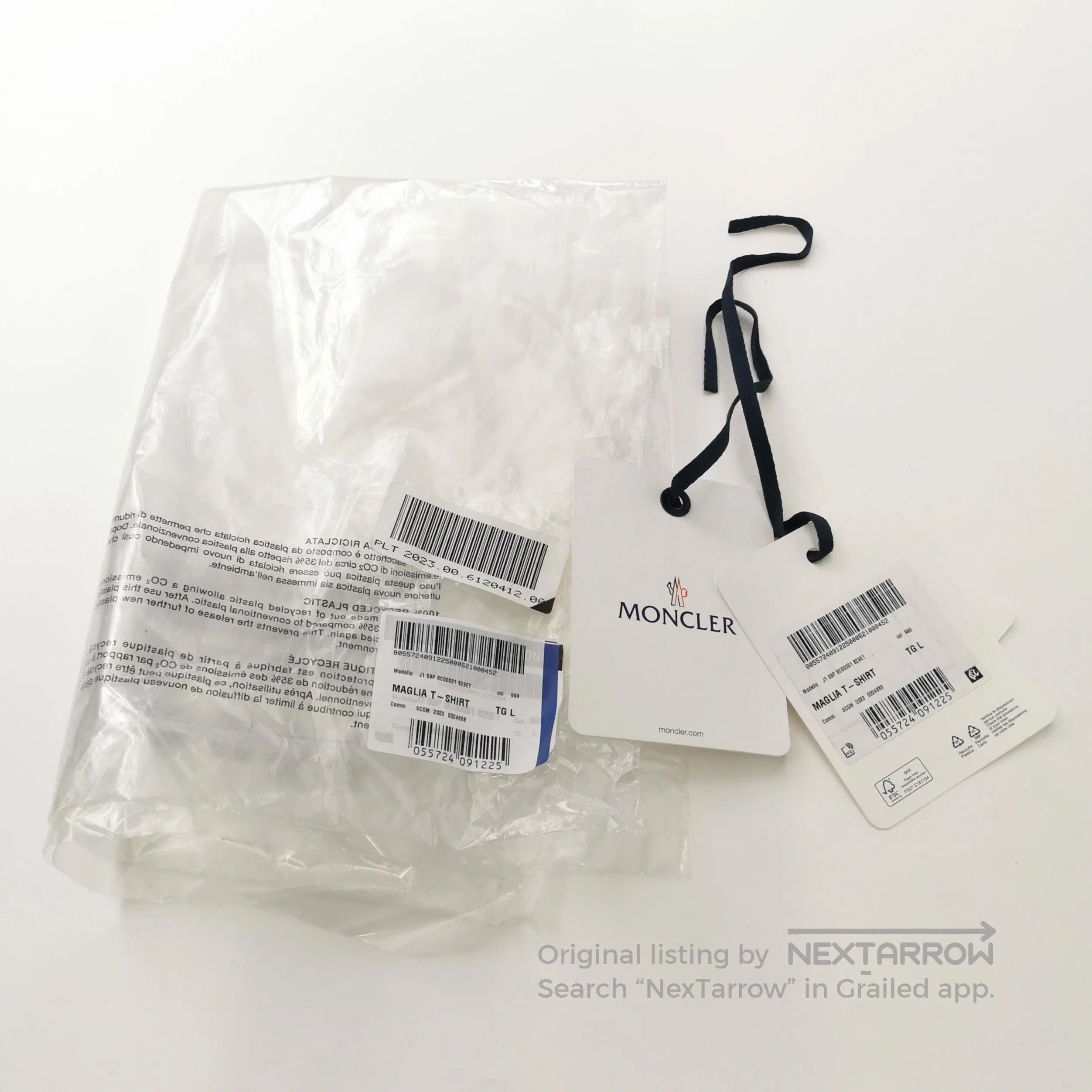 Moncler Moncler L Size Solid Cotton Crew Neck T. Size US L / EU 52-54 / 3 - 1 Thumbnail