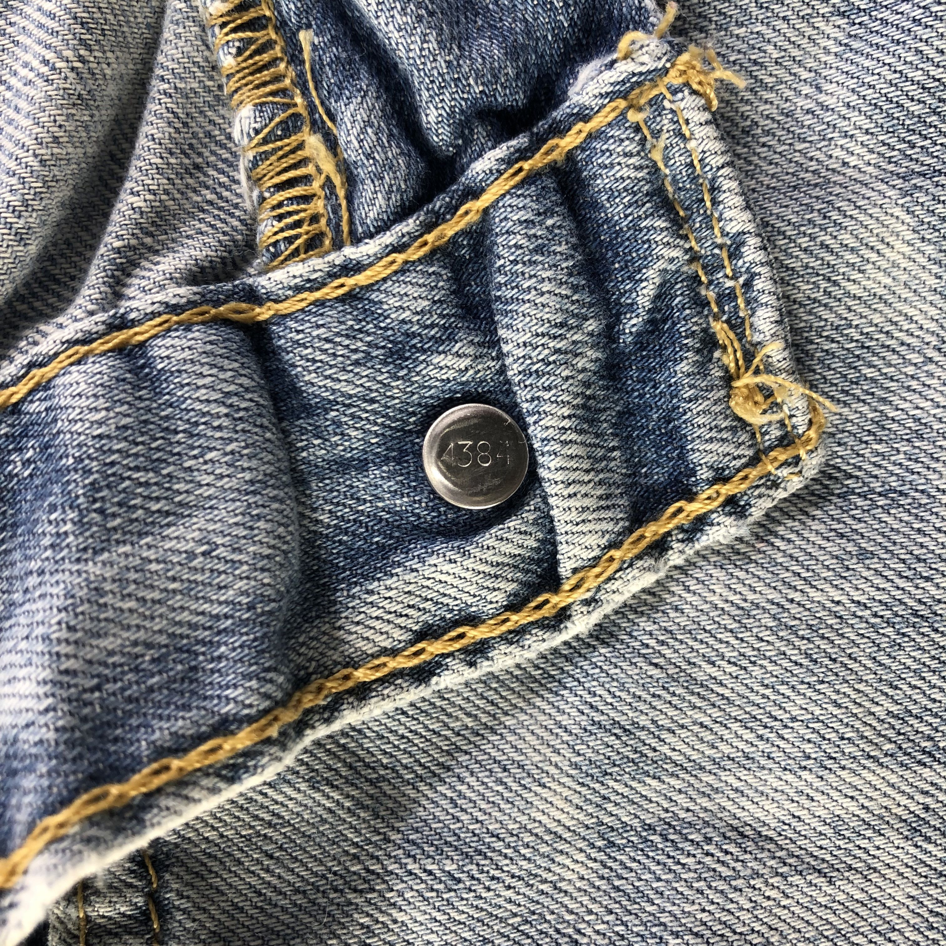 Levi's × Vintage Vintage Light Wash Levis 505 Jeans-JM3210 Size US 33 - 8 Thumbnail