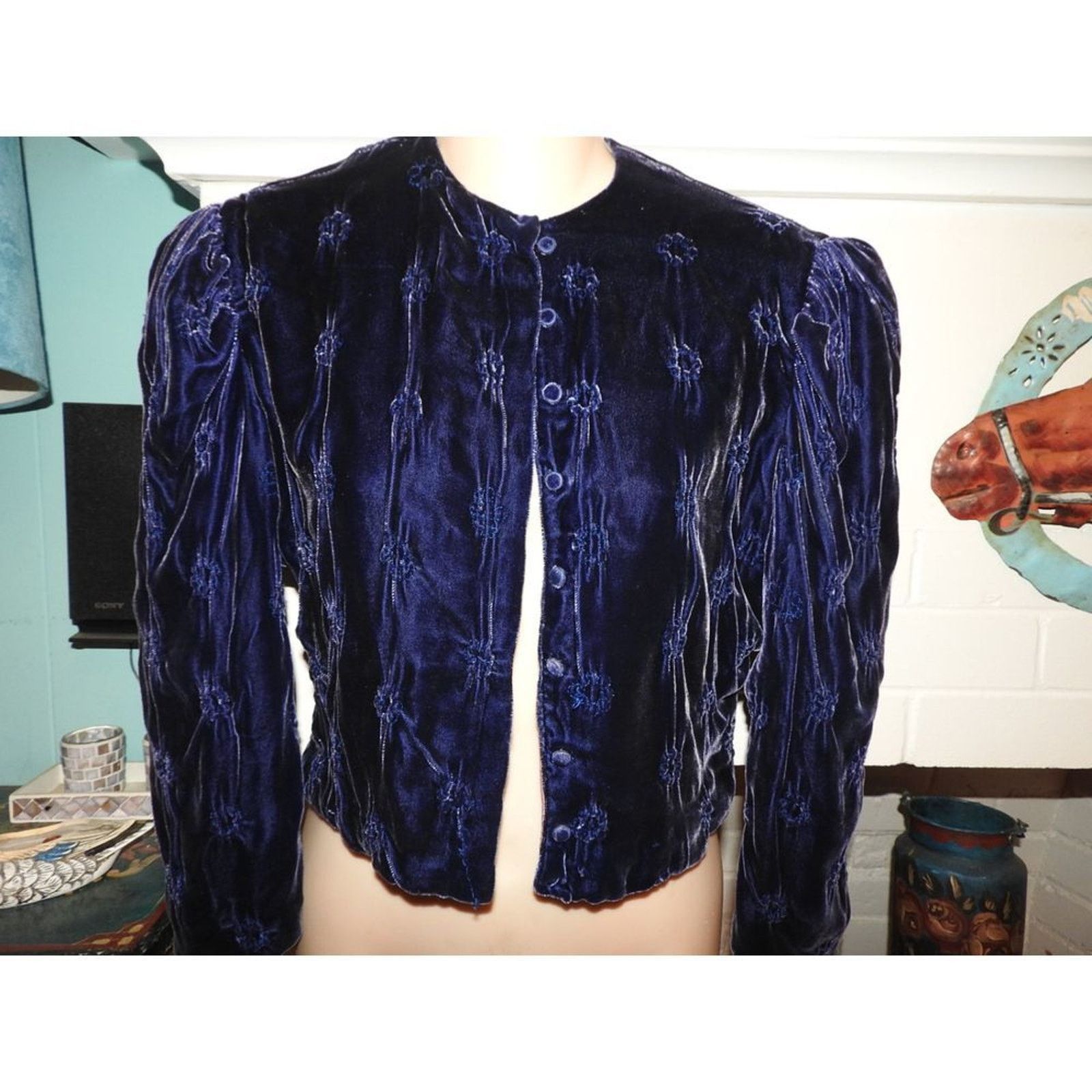 Vintage Unique VINTAGE Victorian/Edwardian Blue Velvet Jacket Size S / US 4 / IT 40 - 1 Thumbnail