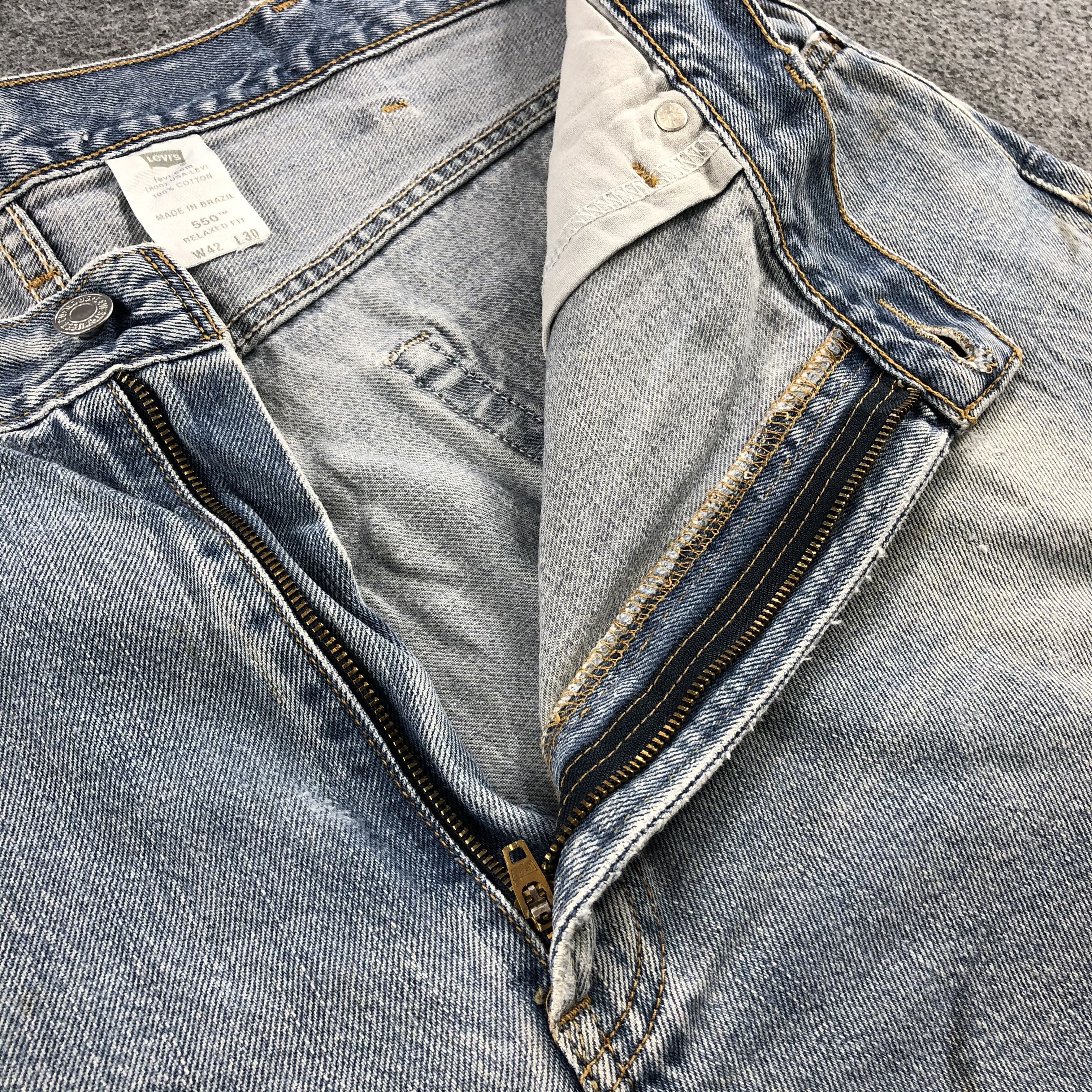 Levi's Vintage 90s Light Wash Levis 550 Jeans-J1709 Size US 41 - 10 Thumbnail