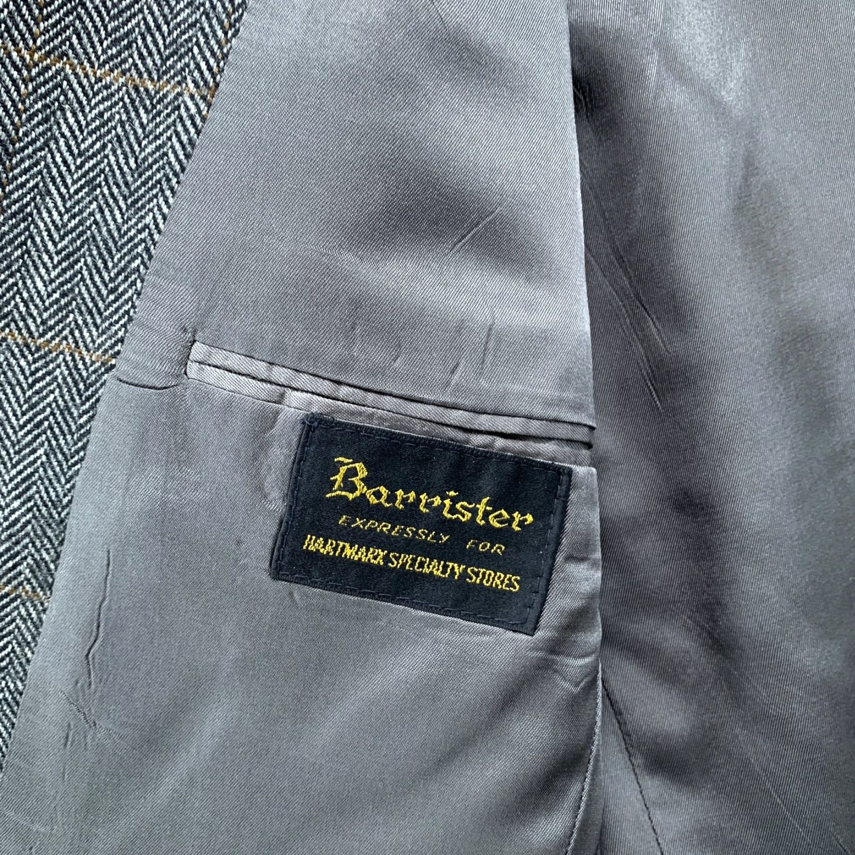 Vintage VINTAGE Barrister Blazer Mens Size 40 Gray Herringbone 100% Wool USA Baskin Size 40R - 5 Thumbnail