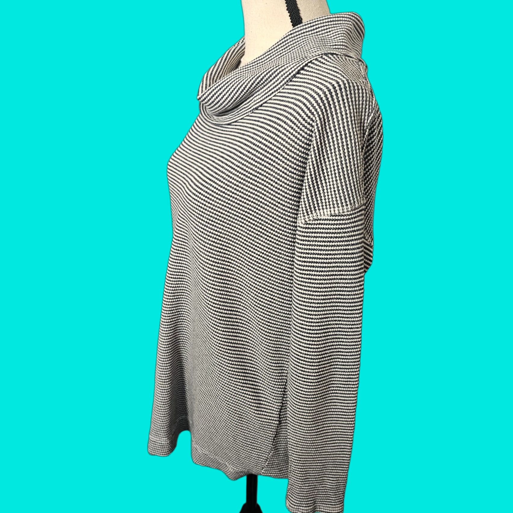 J. Jill J Jill Sweater Women's M Gray Knit Turtleneck Long Sleeve Lightweight Cotton Size M / US 6-8 / IT 42-44 - 1 Thumbnail