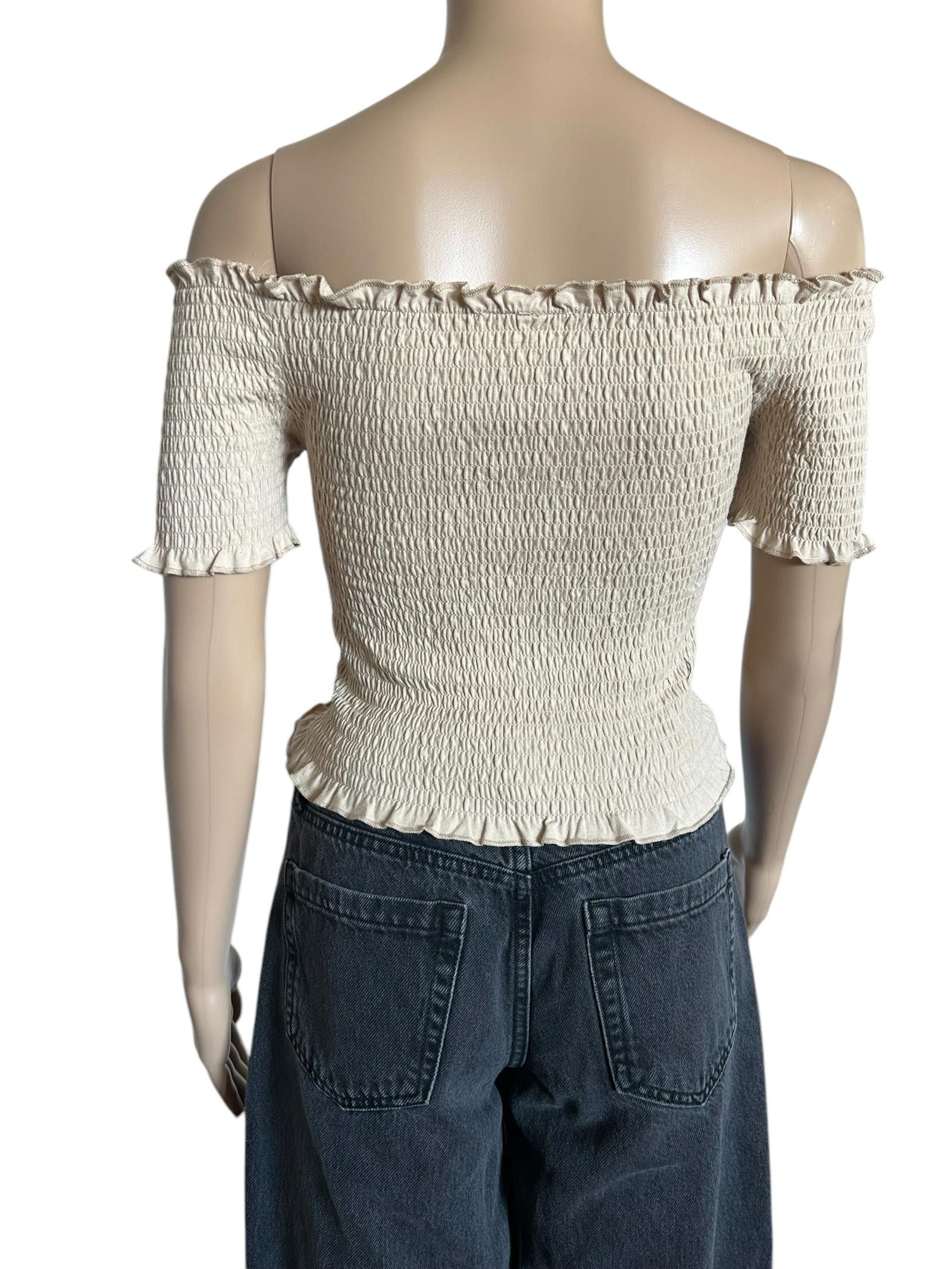 H&M H&M Off-Shoulder Ruffled Smocked Top - Size S Size S / US 4 / IT 40 - 3 Thumbnail