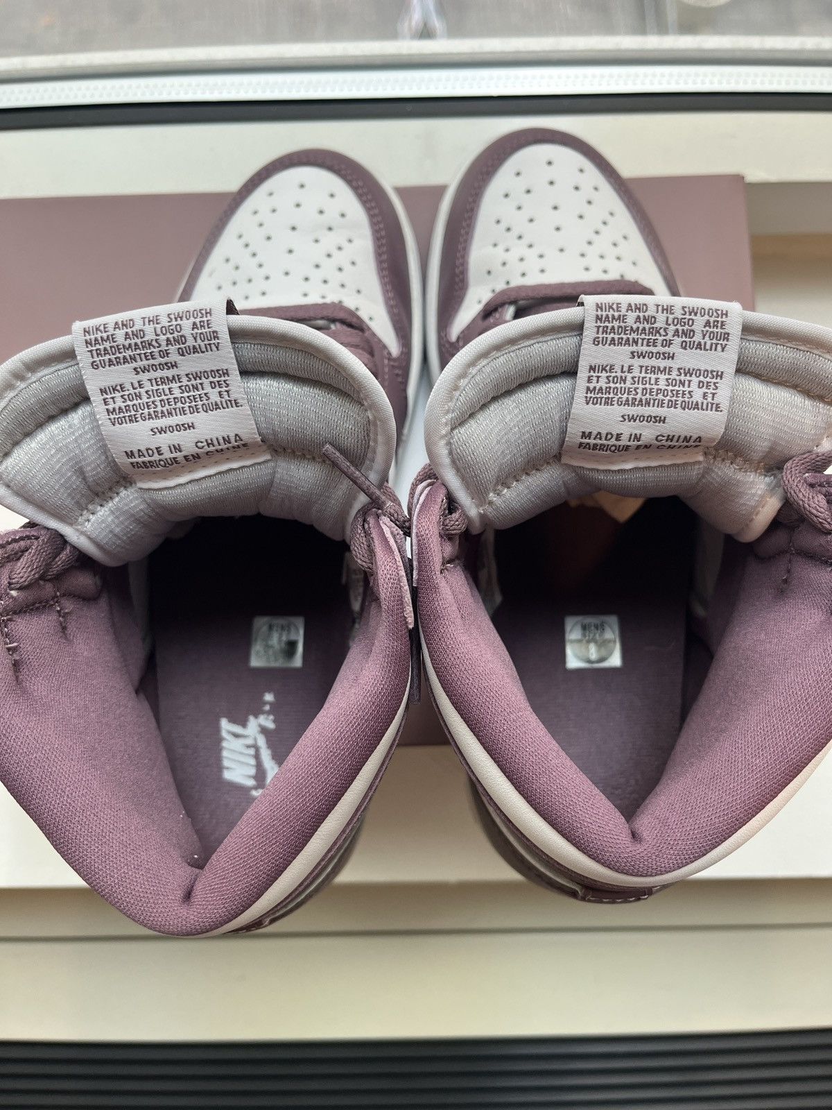 Jordan Brand × Nike Jordan 1 Retro High Mauve Size US 8 / EU 41 - 8 Thumbnail