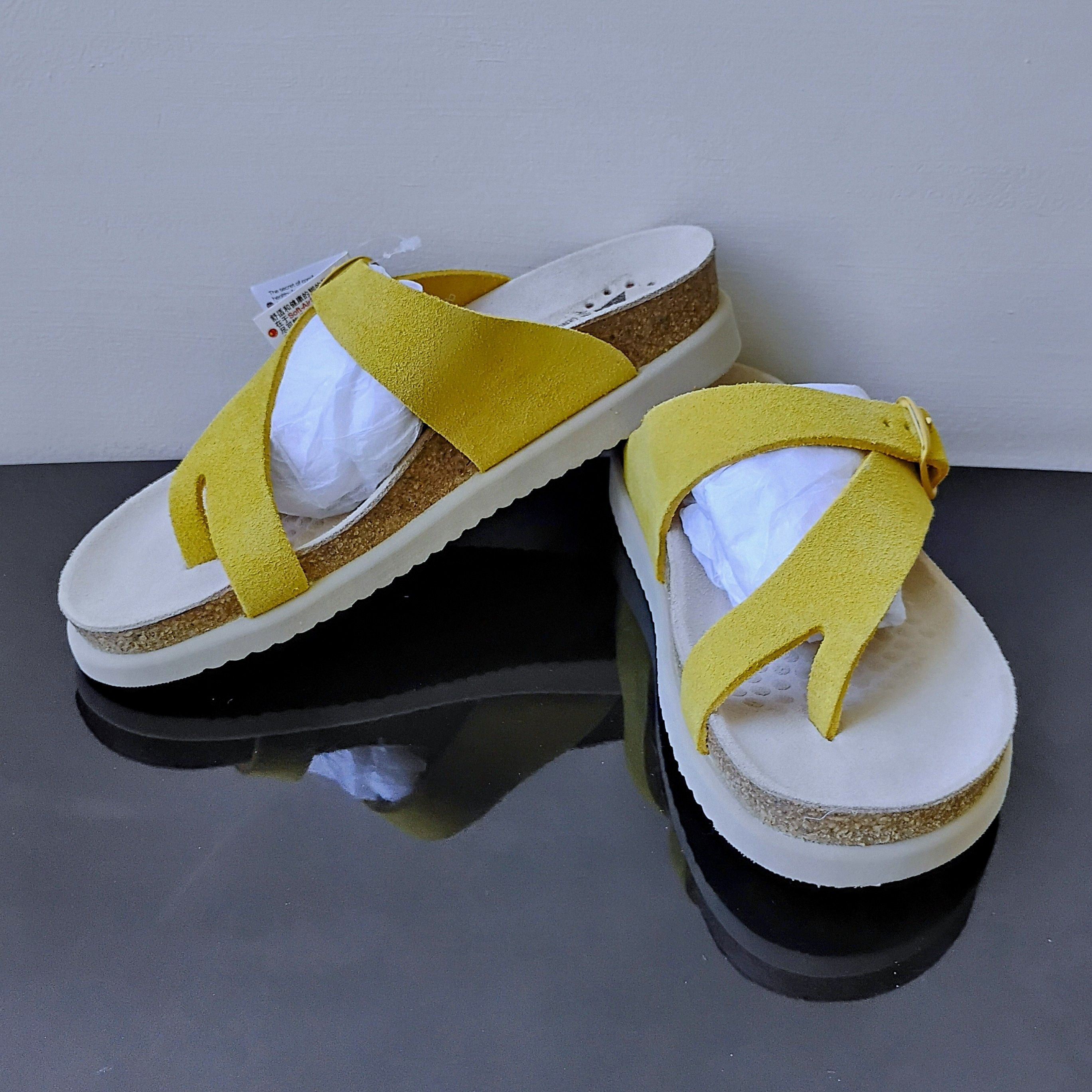 Mephisto Mephisto Women's Helen Toe Loop Sandal in Beautiful Yellow Size US 7 / IT 37 - 12 Thumbnail