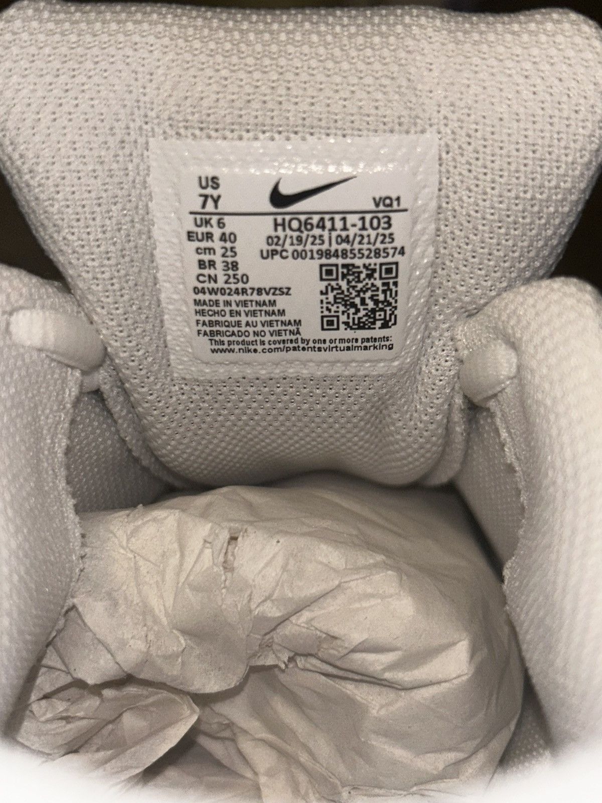 Nike Nike V5 Rnr (GS) Size US 7 / EU 40 - 6 Thumbnail