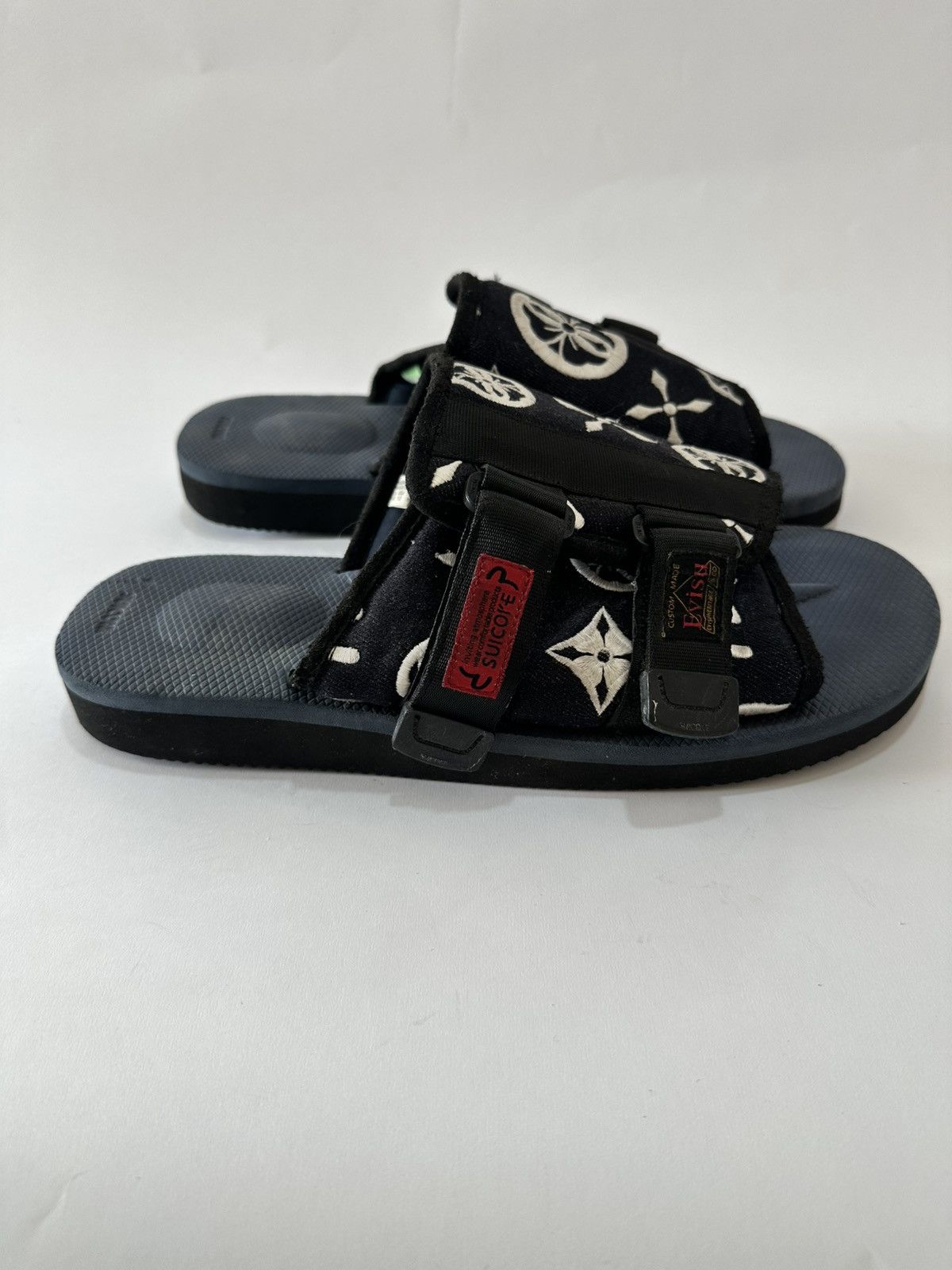 Suicoke RARE SUICOKE X EVISU SANDALS SIZE 10 US Size US 10 / EU 43 - 2 Thumbnail