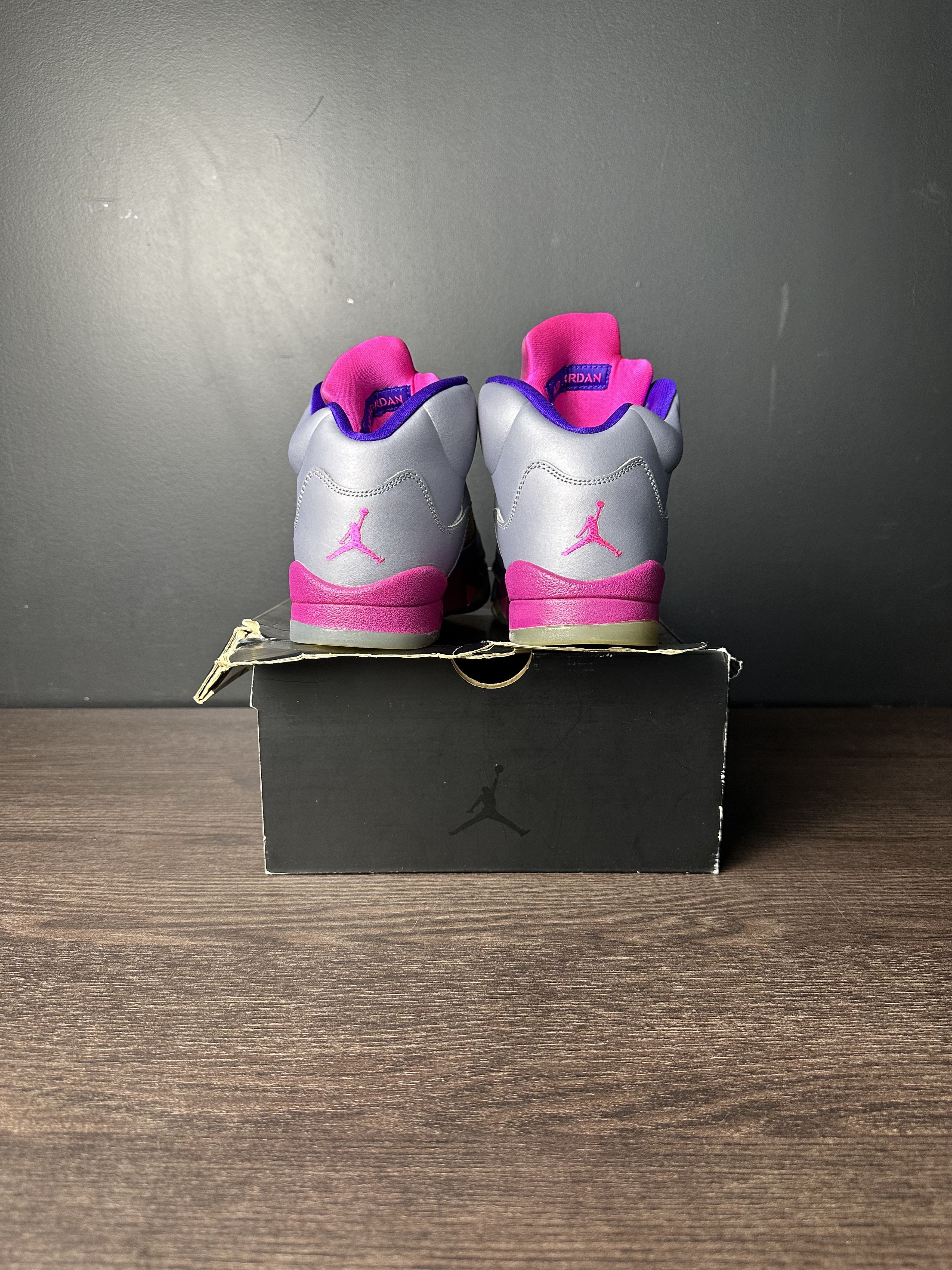 Jordan Brand Air Jordan 5 Retro "Cement Grey Pink" (GS) **Pre-Owned** Size US 7 / EU 40 - 3 Thumbnail