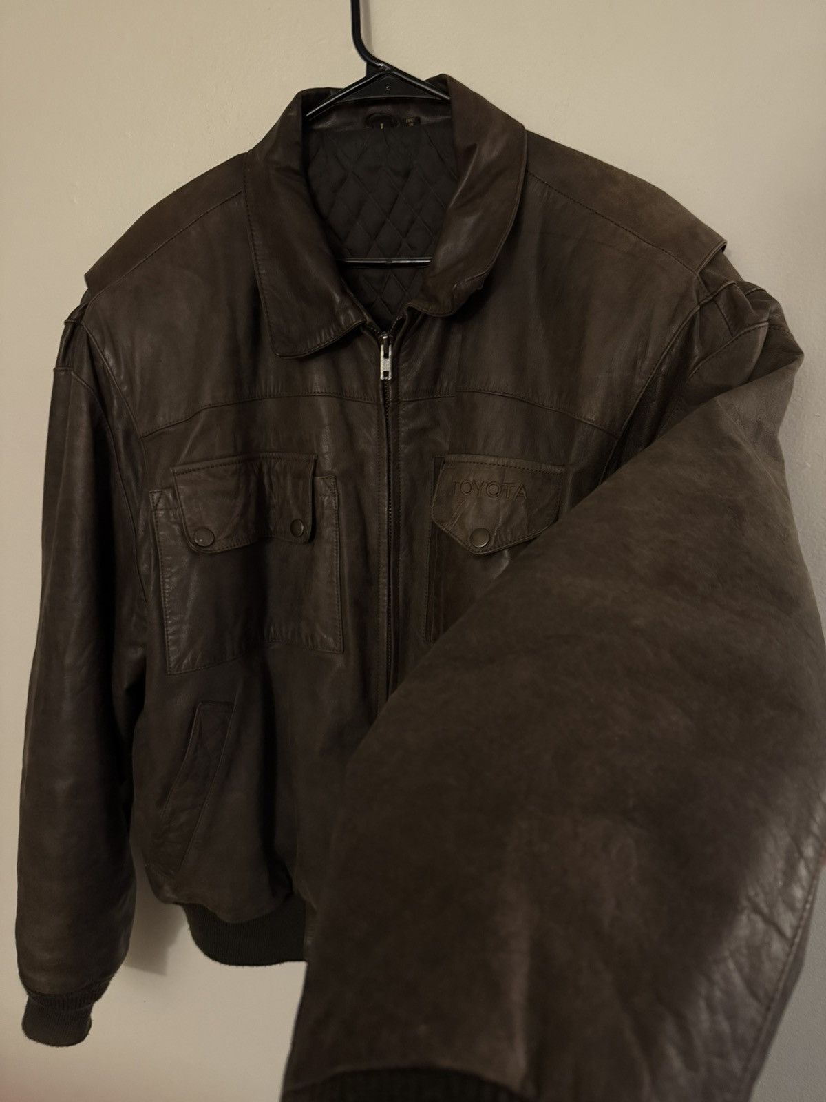 Vintage Vintage Brown Leather Toyota Flight Jacket Size US L / EU 52-54 / 3 - 1 Thumbnail