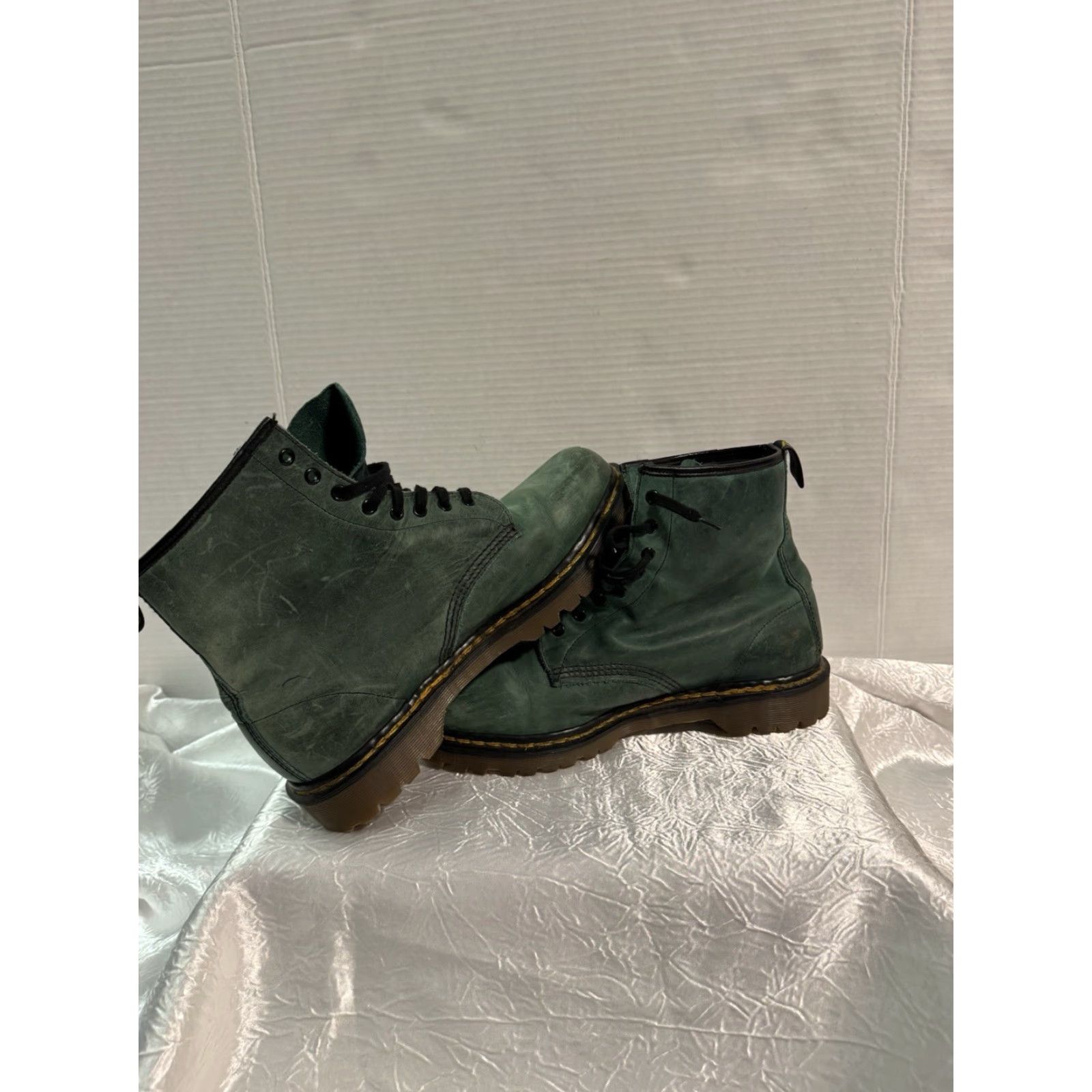 Dr. Martens VINTAGE Dr. Martens FOREST GREEN LEATHER BOOTS Unisex 8UK Made in England - Rare Casual Ankle Boots Leather Block Heel Mens Womens Girls Boys Size US 8 / IT 38 - 7 Thumbnail