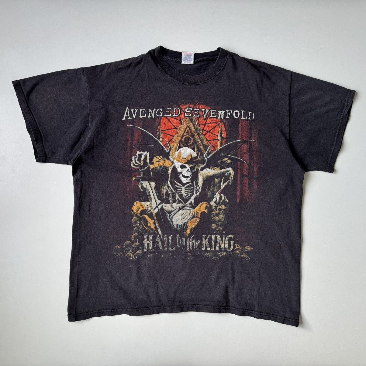 Band Tees Vintage Avenged Sevenfold HAIL TO THE KING Washed Distressed Size US M / EU 48-50 / 2 - 7 Thumbnail